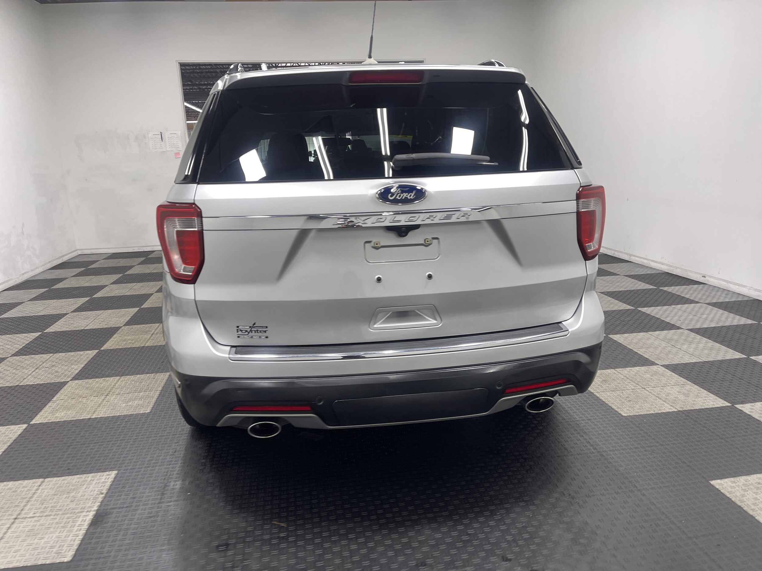 2019 Ford Explorer Limited photo 2