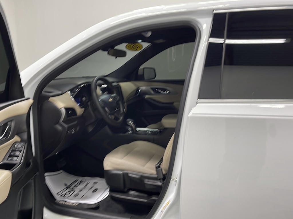 Used 2023 Chevrolet Traverse LS SUV
