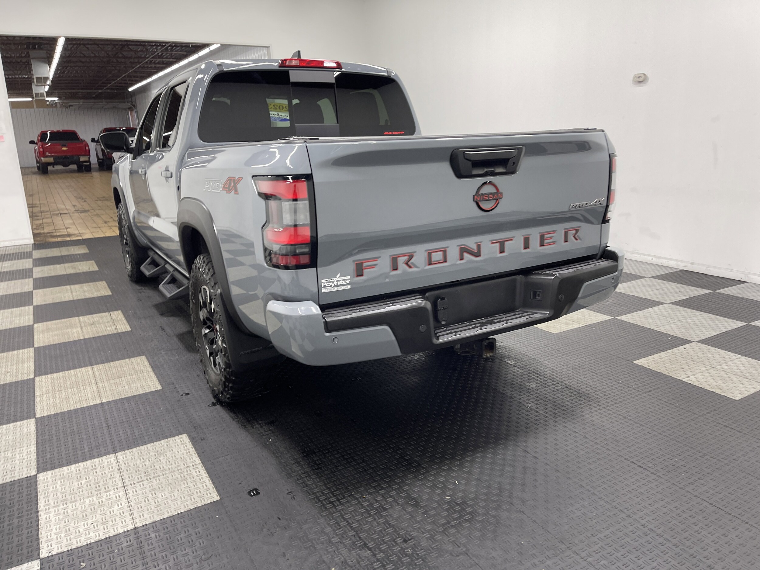 2023 Nissan Frontier PRO-4X photo 2