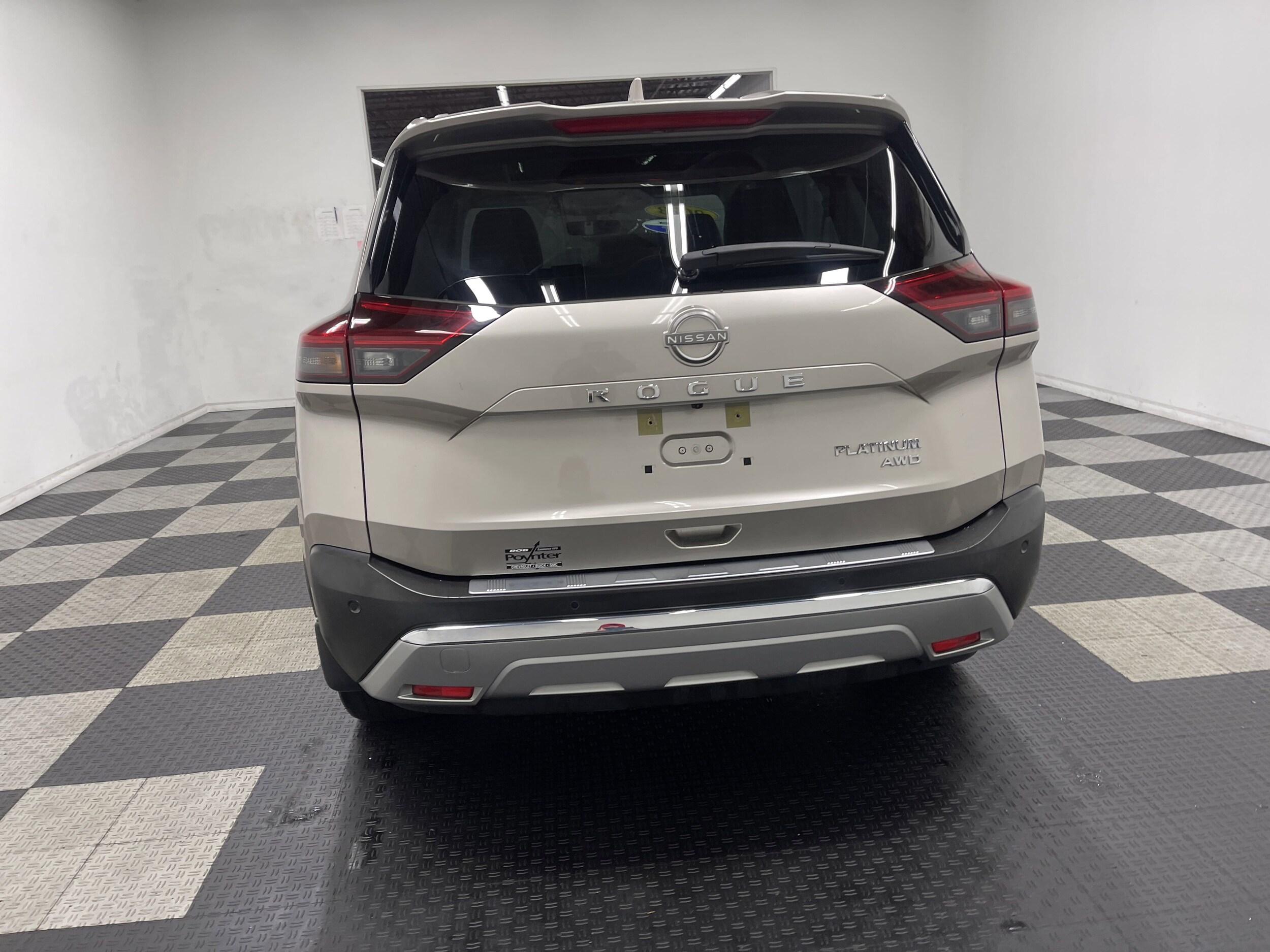 2023 Nissan Rogue Platinum photo 3