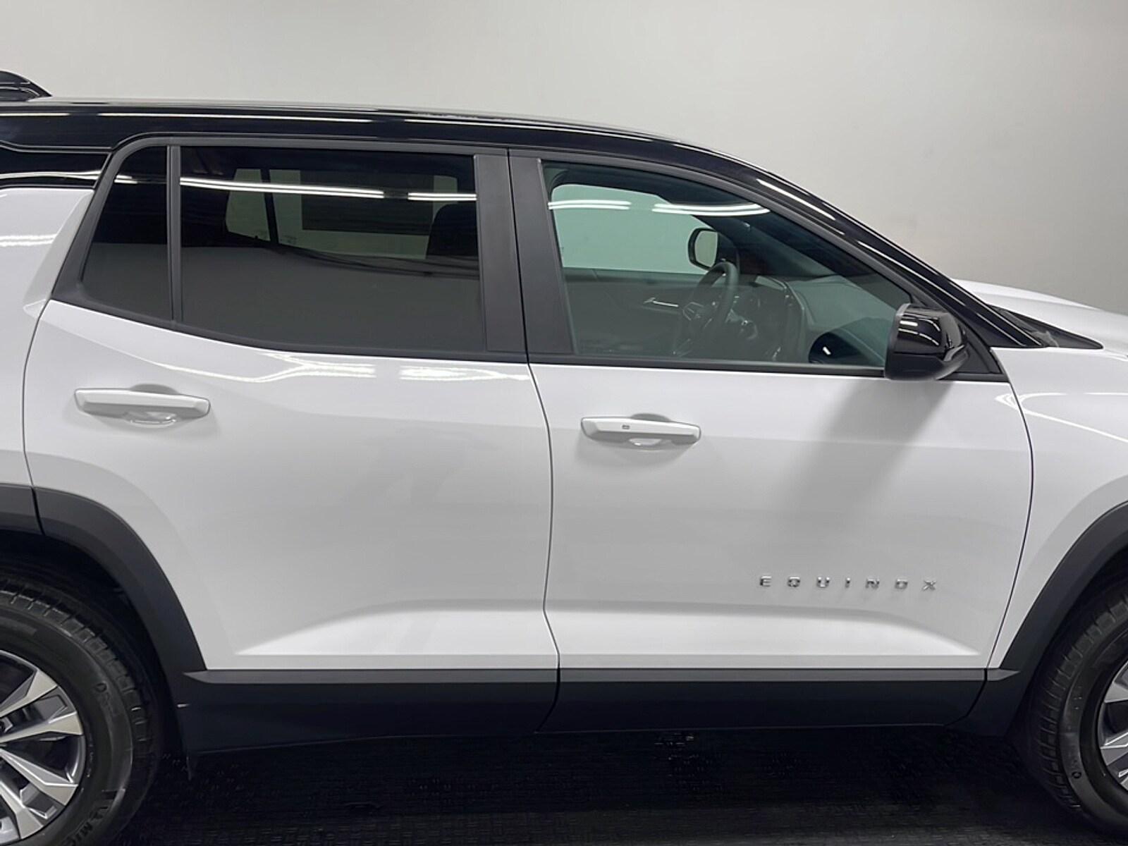 2027 Chevrolet Equinox LT - Photo 21