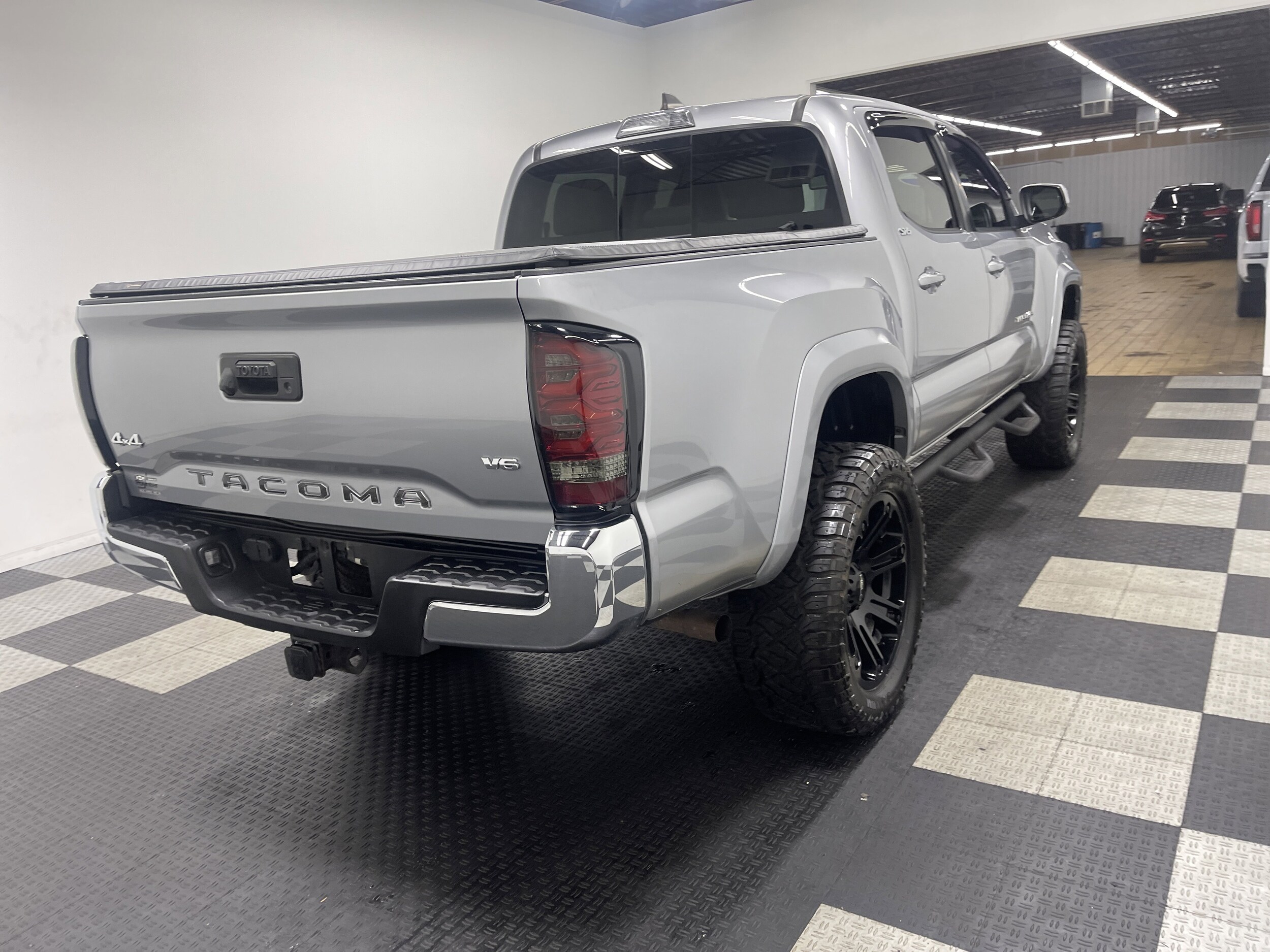 2019 Toyota Tacoma SR5 photo 3
