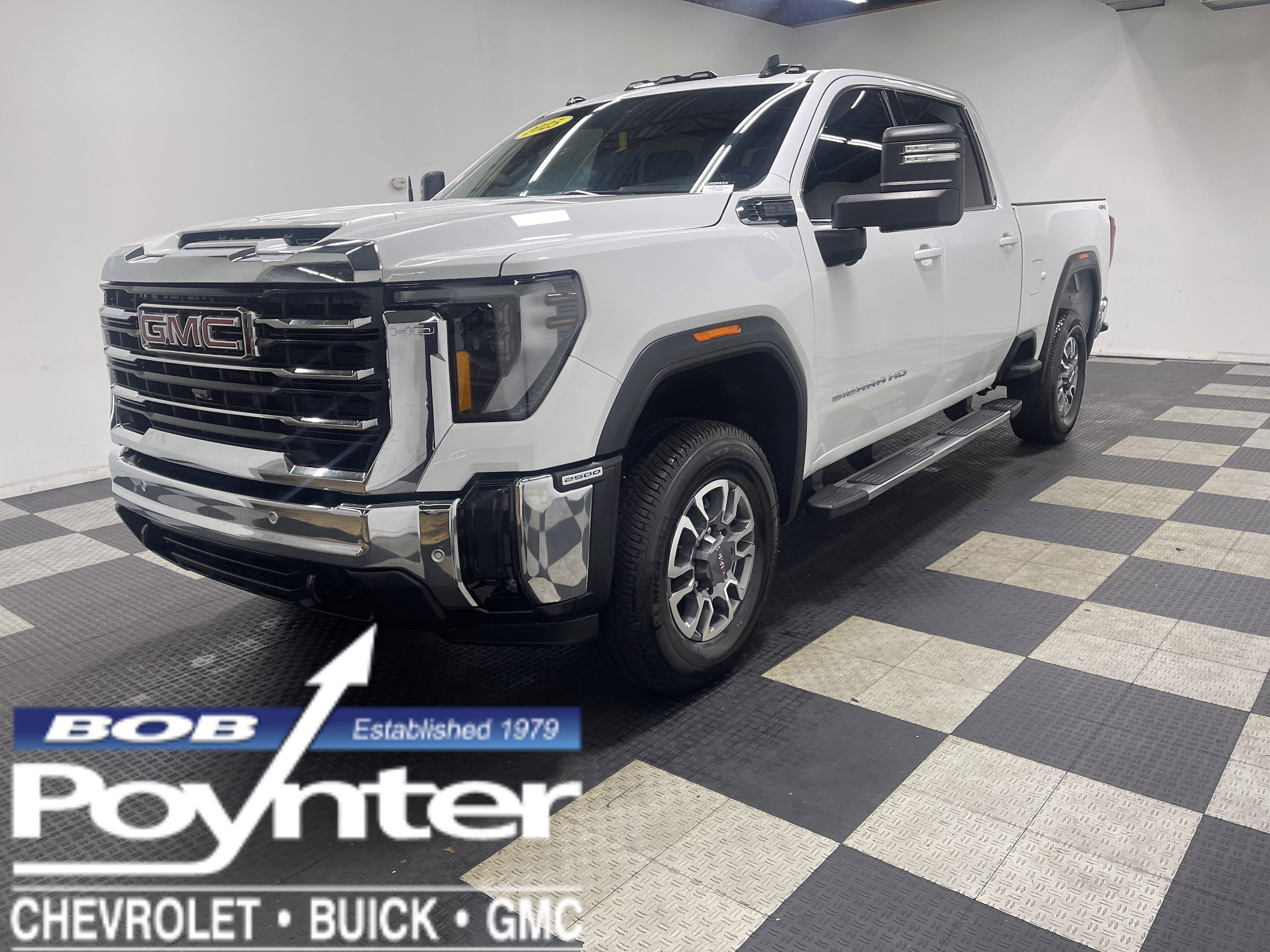 2025 GMC Sierra 4WD Crew Cab Standard Box SLE's photo
