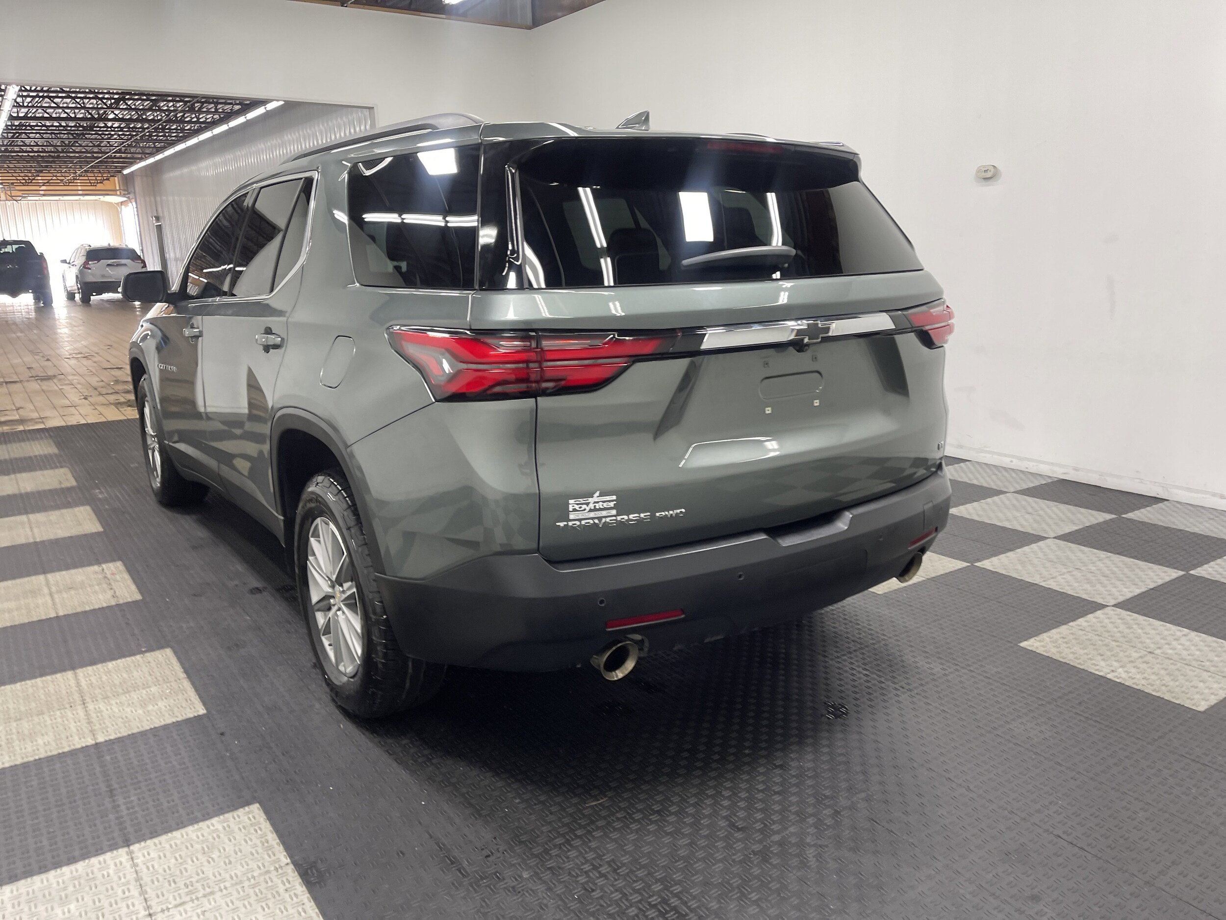 2022 Chevrolet Traverse Cloth photo 2