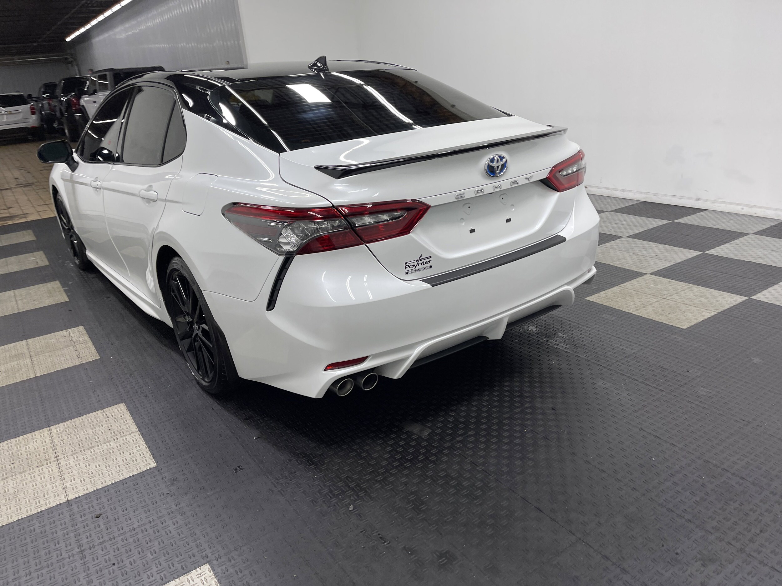 2024 Toyota Camry Hybrid XSE photo 2
