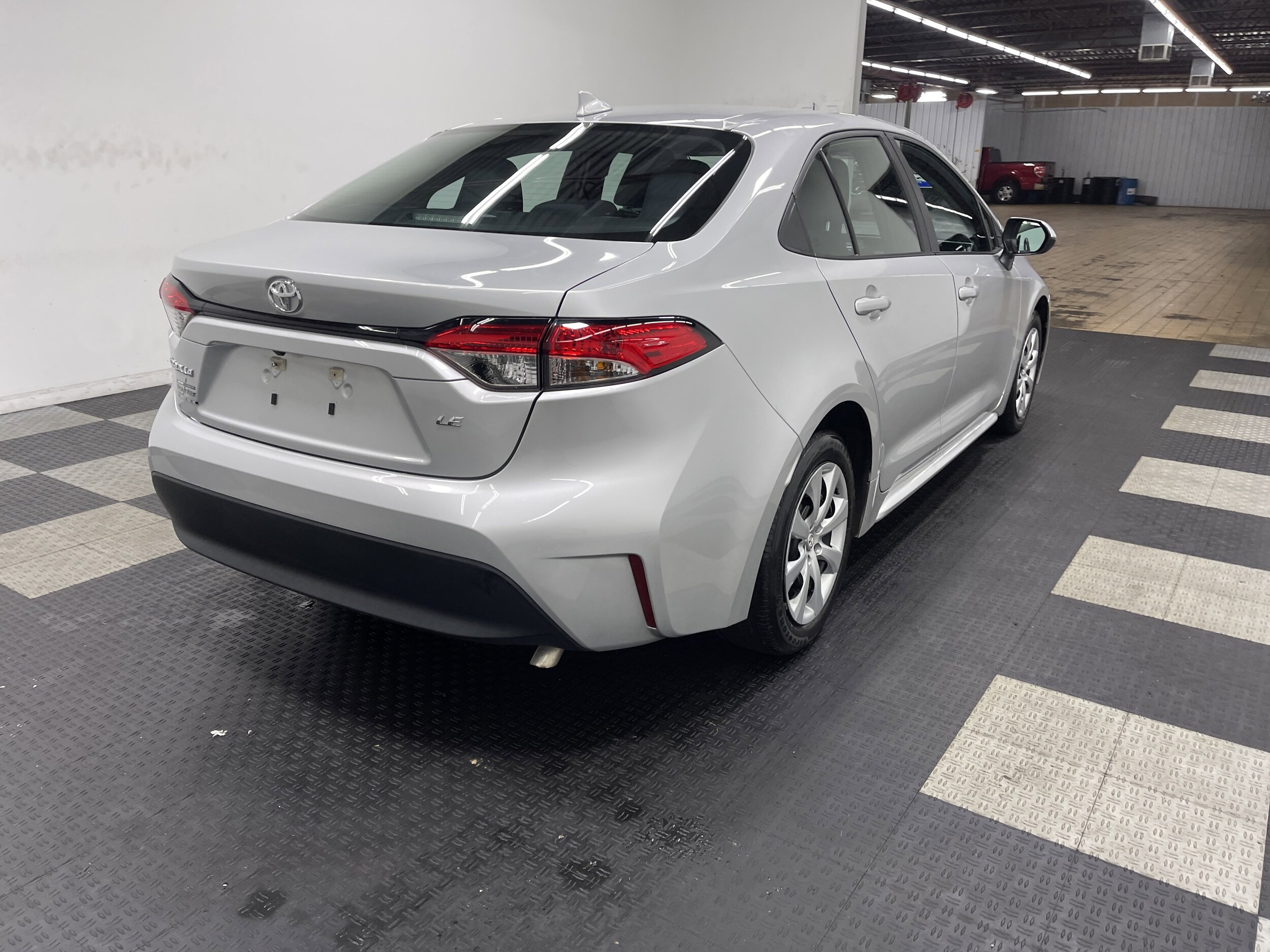 2023 Toyota Corolla LE photo 4
