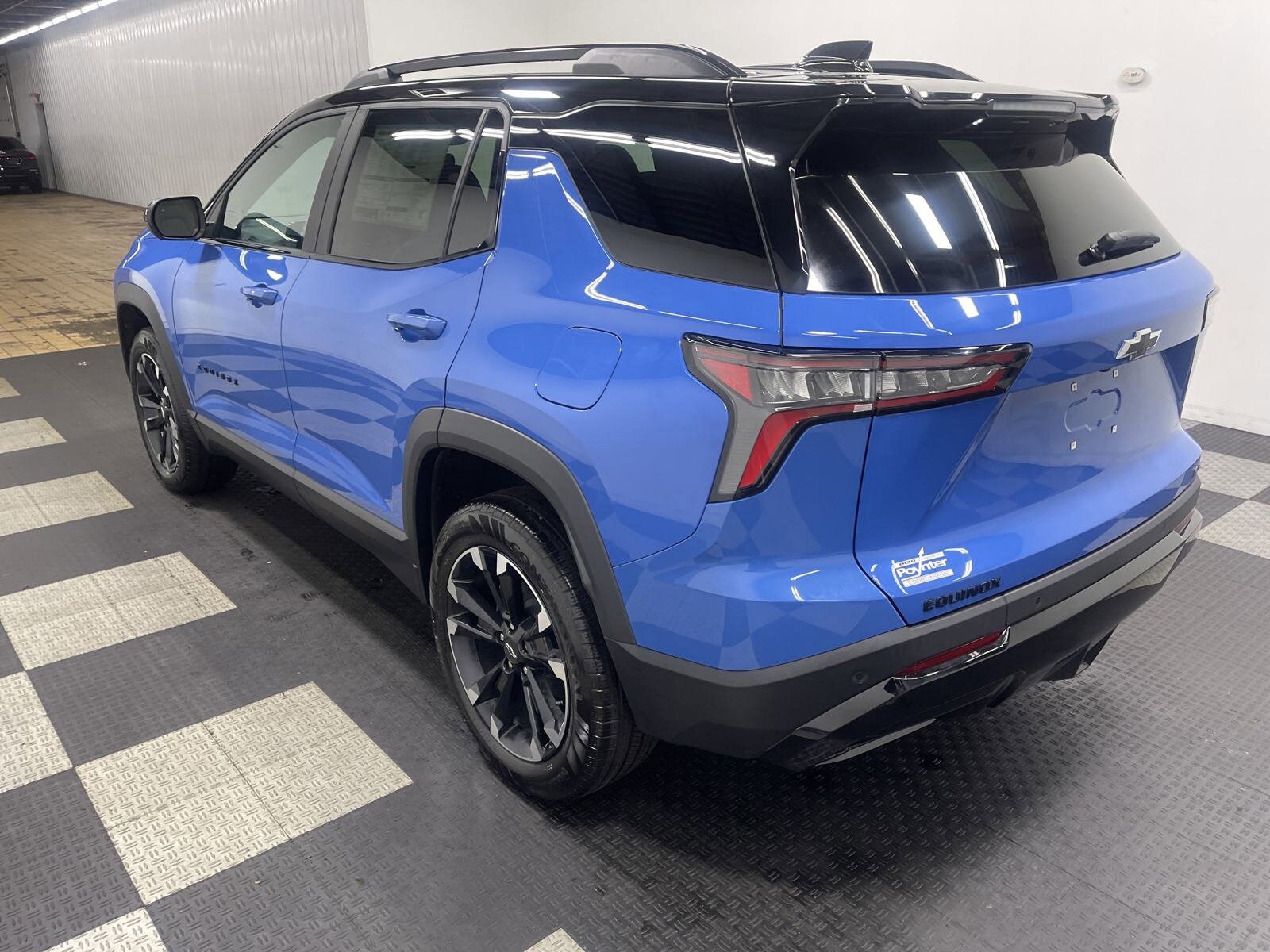 2025 Chevrolet Equinox RS photo 2