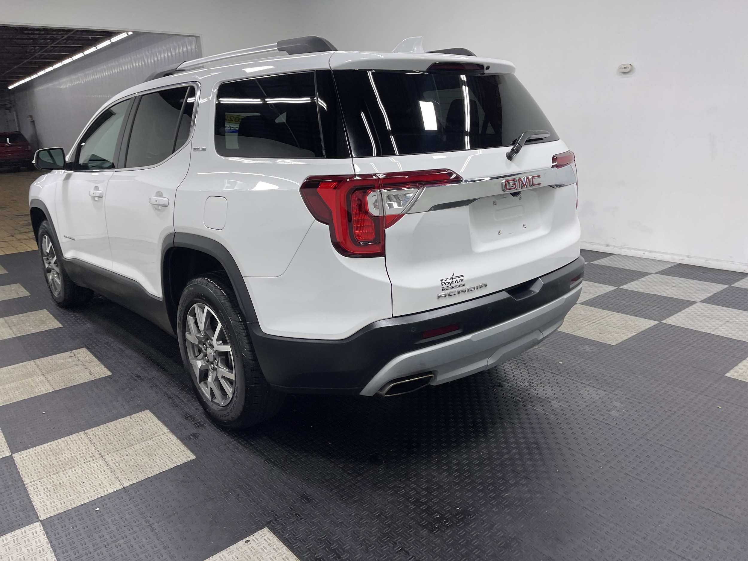 2022 Gmc Acadia SLE photo 2