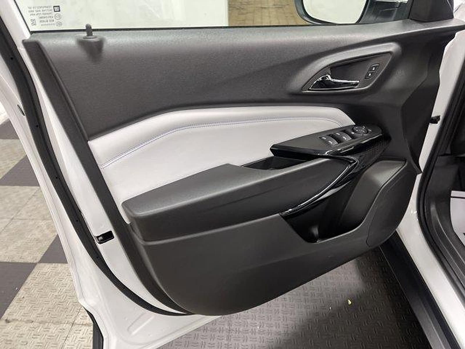 2026 Chevrolet Trax LT - Photo 8