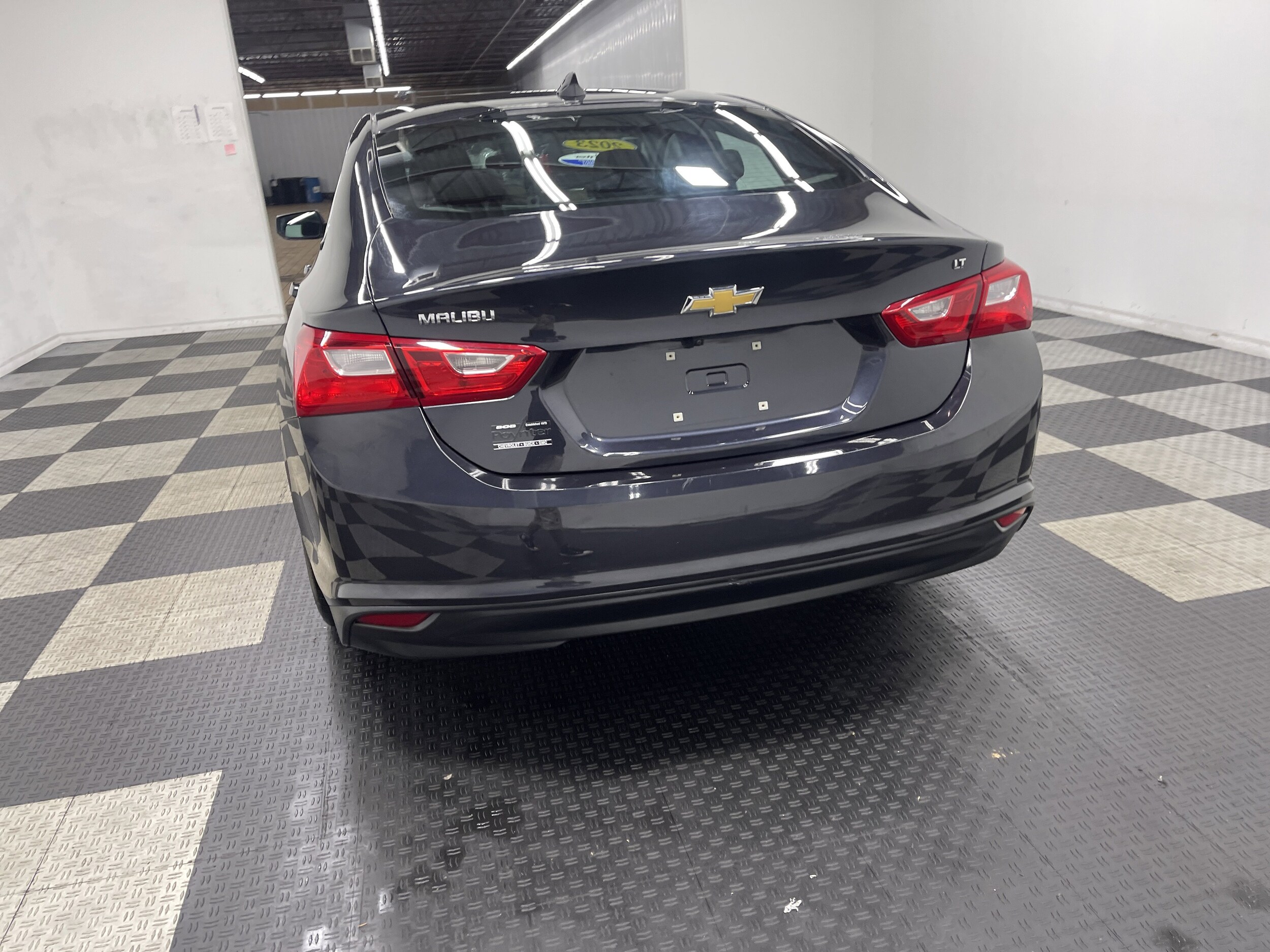 2023 Chevrolet Malibu 1LT photo 3
