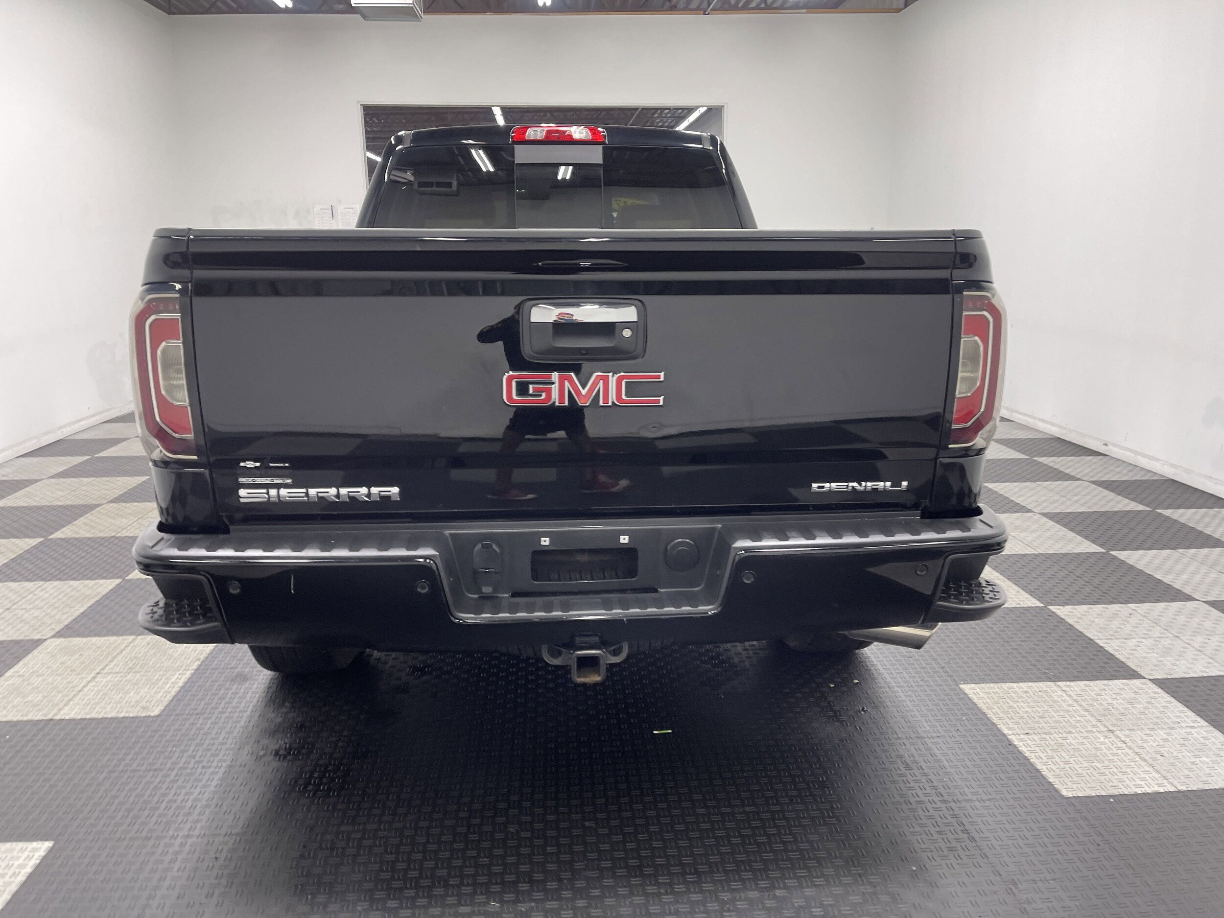 2017 Gmc Sierra 1500 Denali photo 2