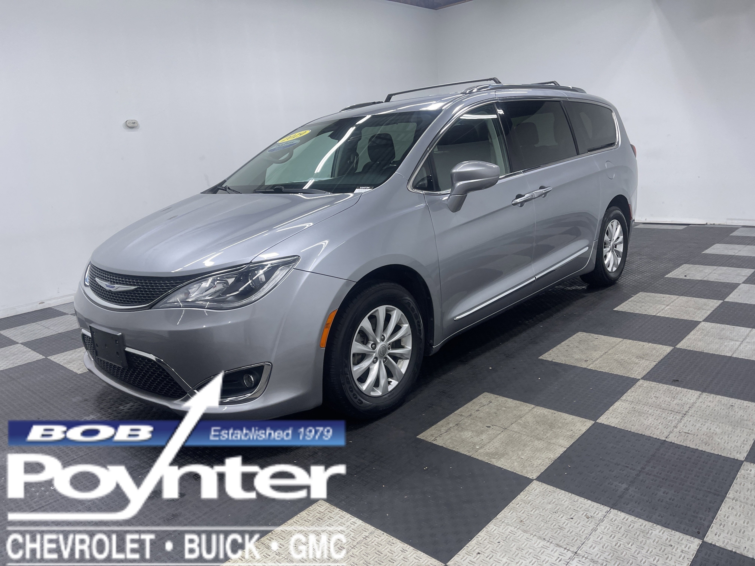 2019 Chrysler Pacifica Touring L's photo