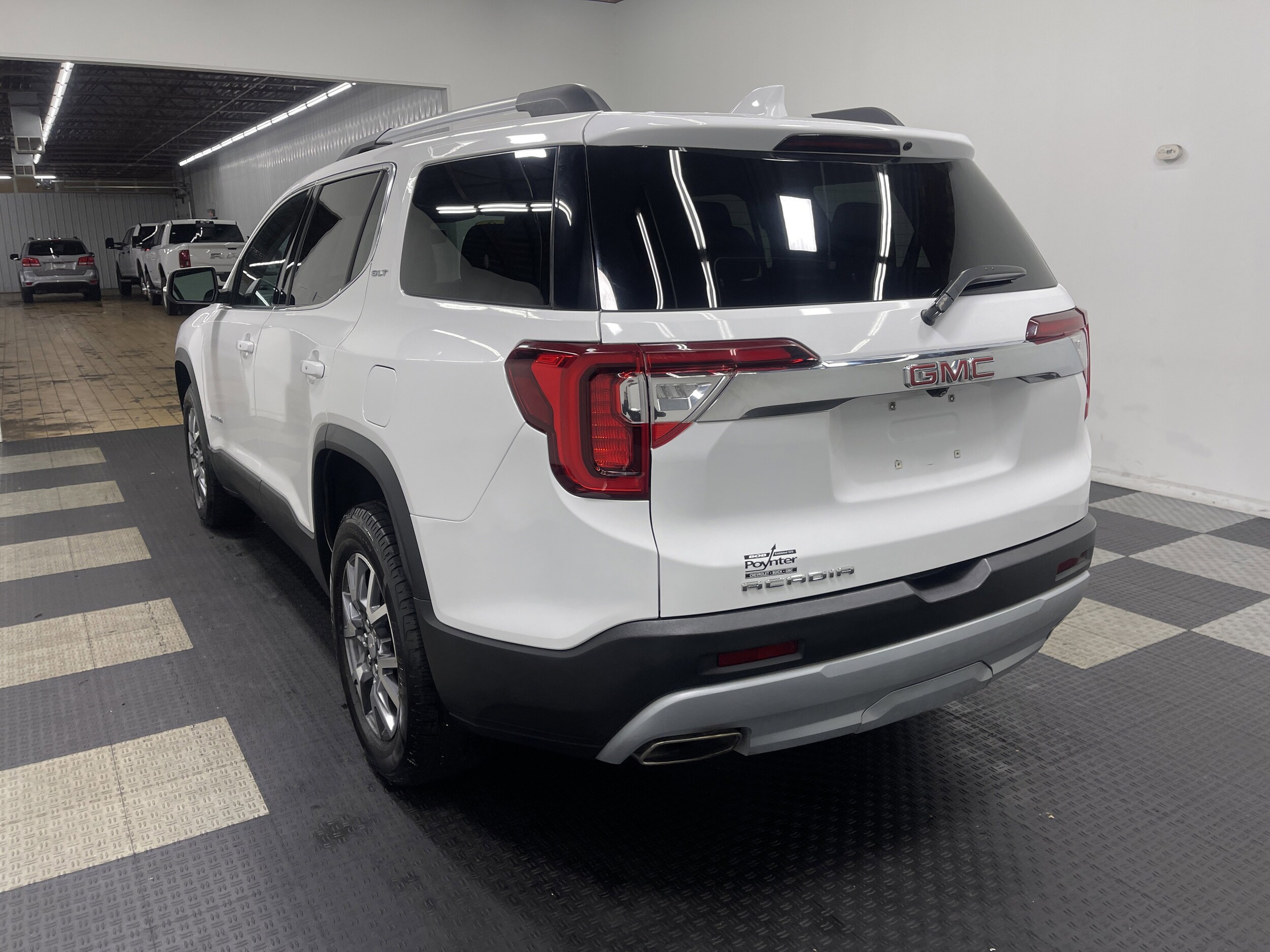 2023 Gmc Acadia SLT photo 2