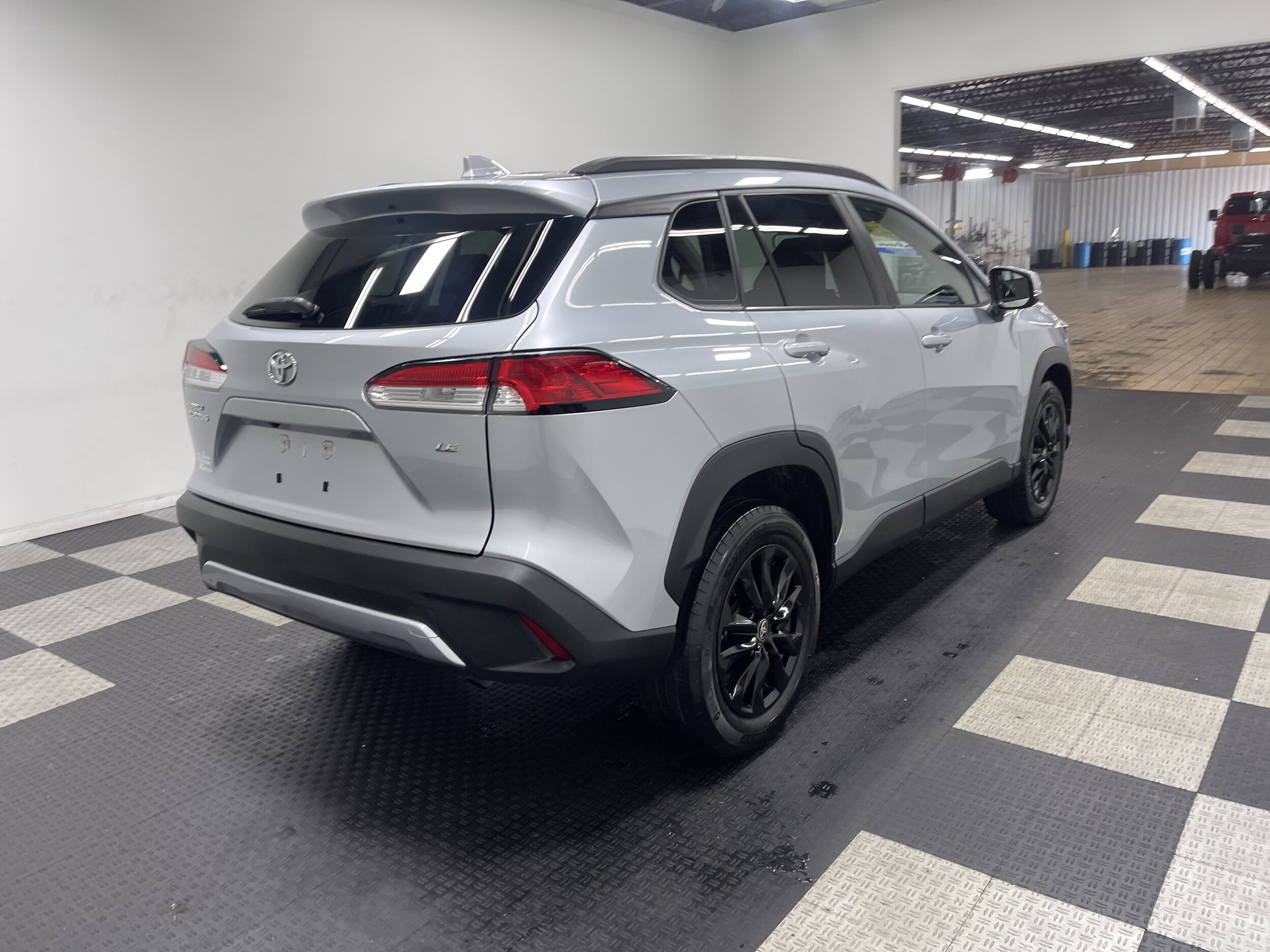 2024 Toyota Corolla Cross LE photo 3