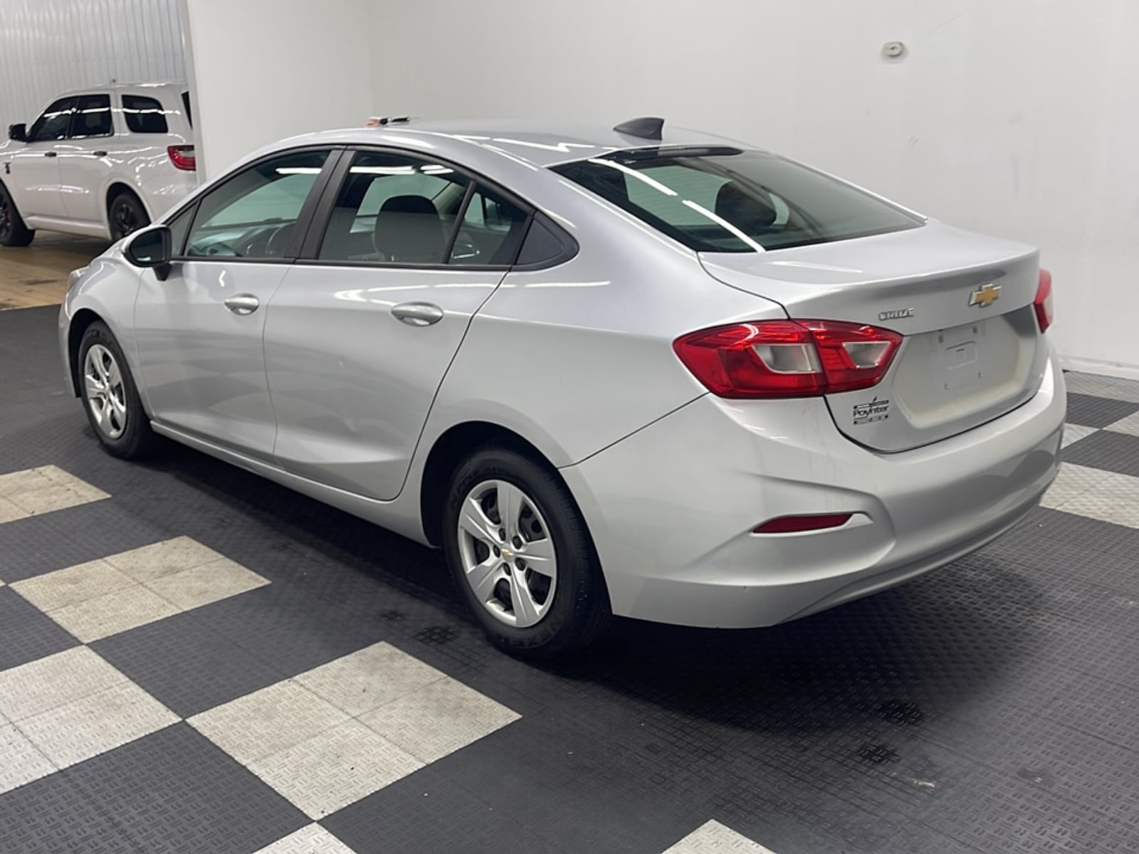 Used 2017 Chevrolet Cruze LS with VIN 1G1BB5SM0H7142585 for sale in Seymour, IN