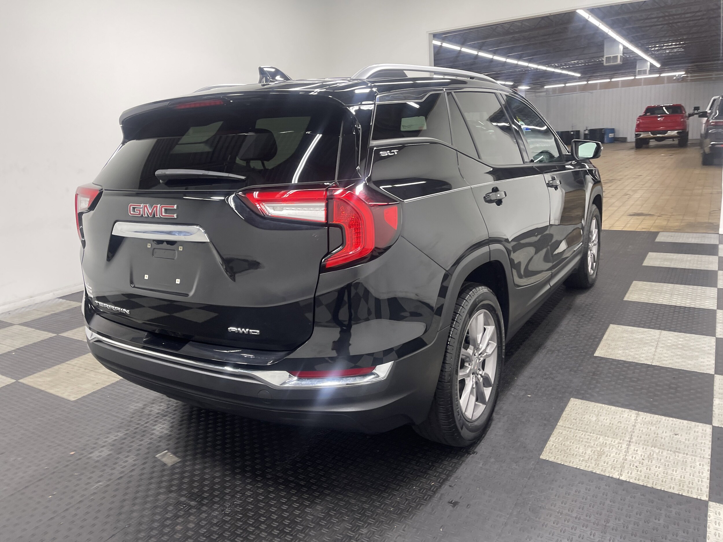 2024 Gmc Terrain SLT photo 2