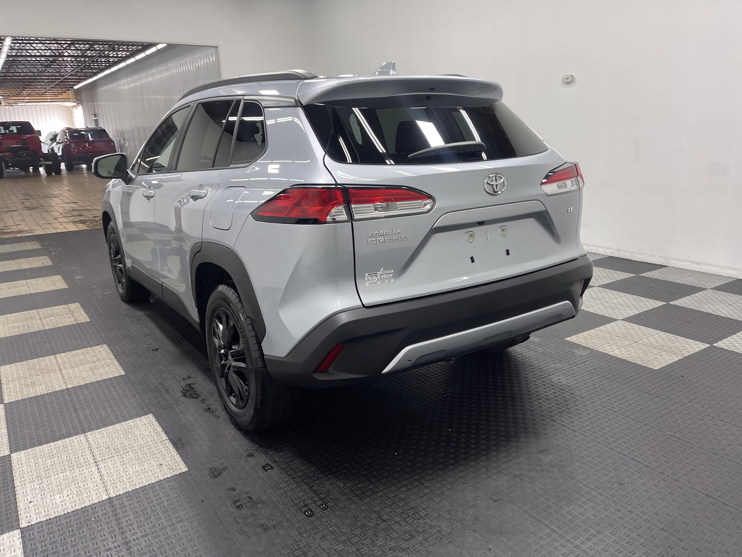 2024 Toyota Corolla Cross LE photo 2
