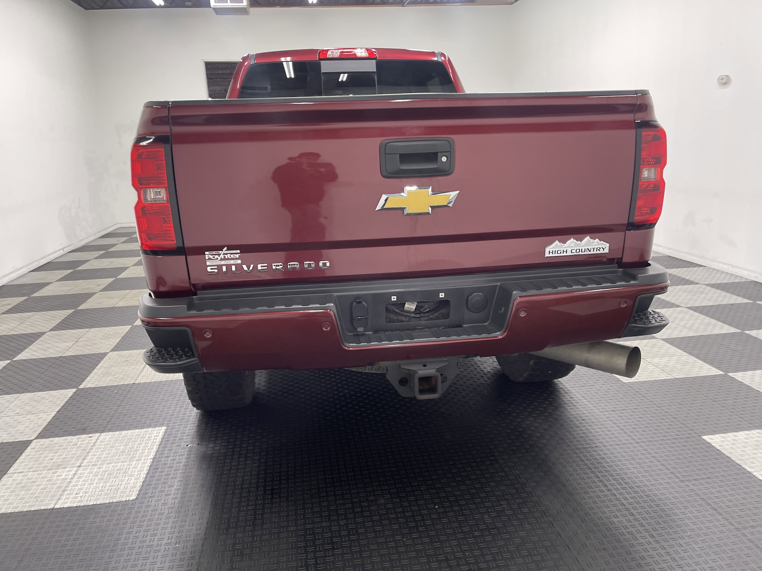 2015 Chevrolet Silverado 2500HD High Country photo 3