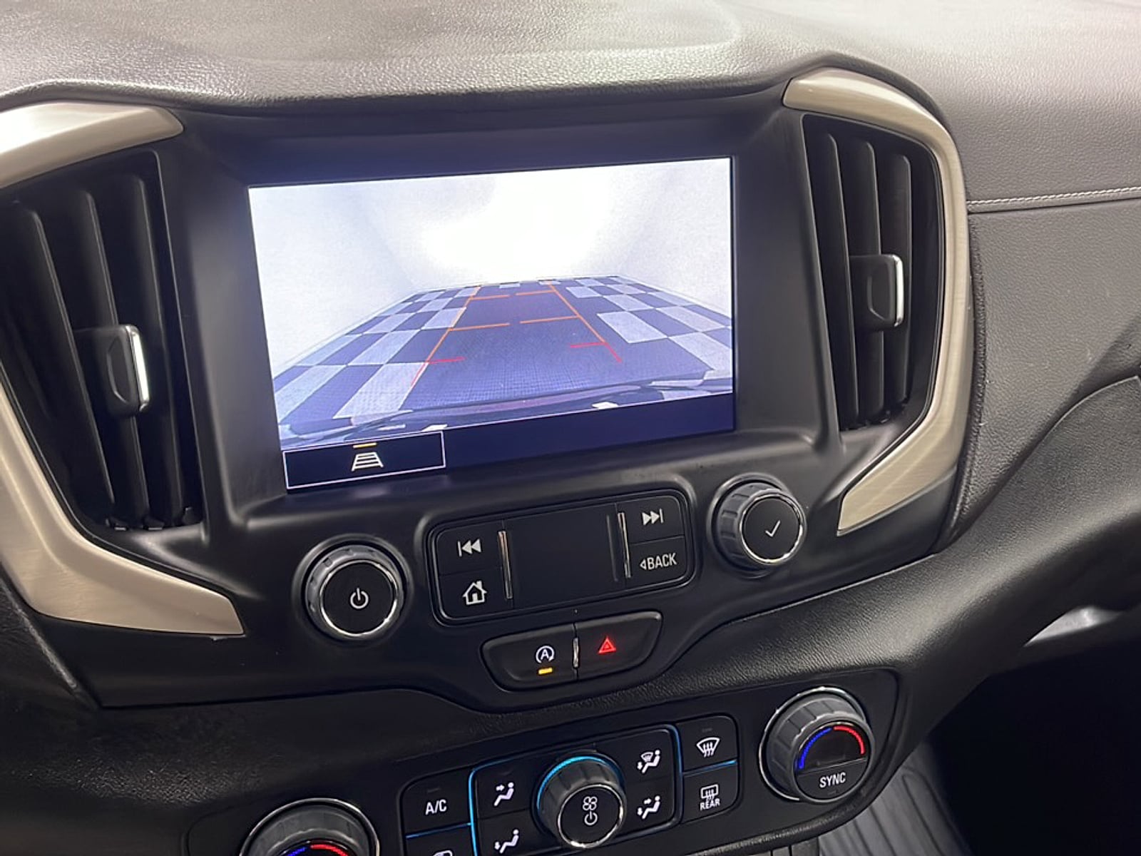 2023 GMC Terrain Denali - Photo 9