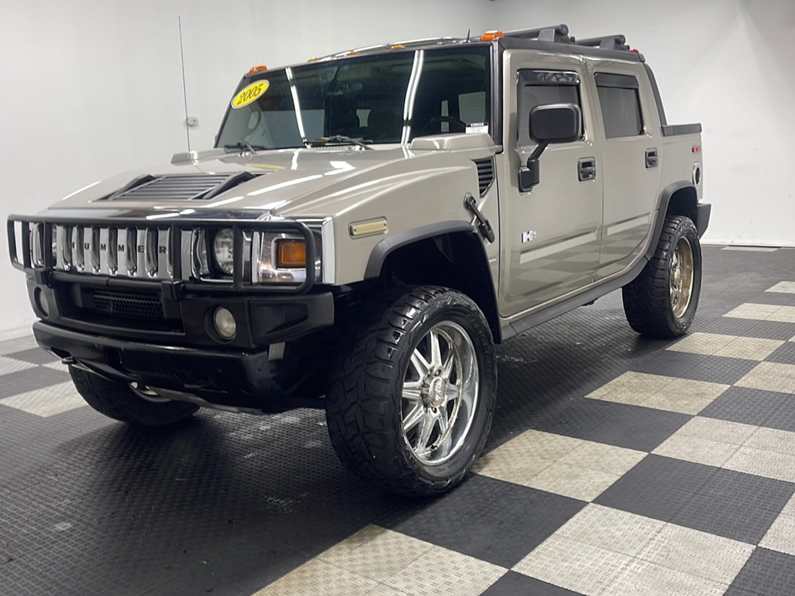 2005 Hummer H2 SUT's photo