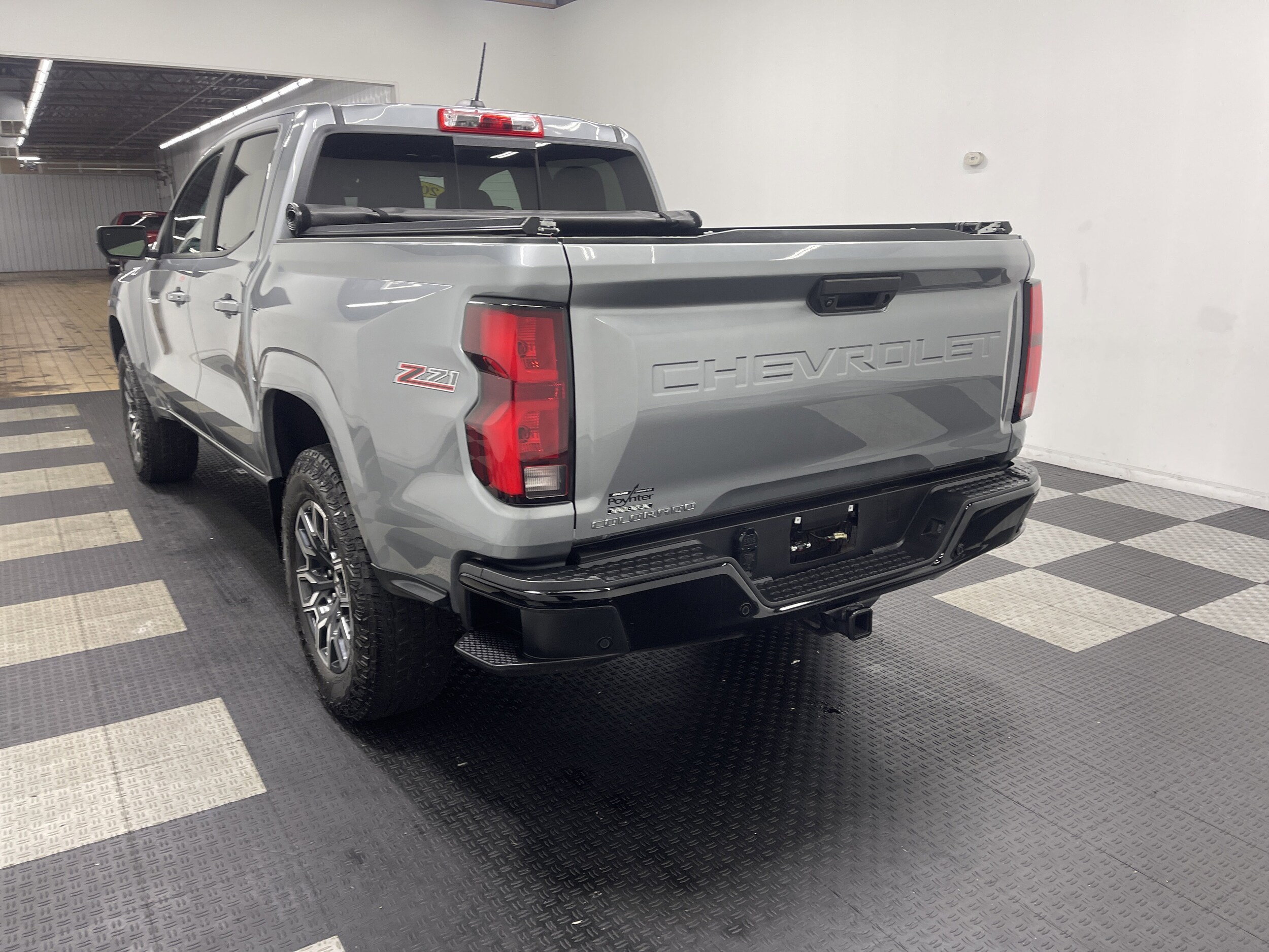2023 Chevrolet Colorado Z71 photo 2