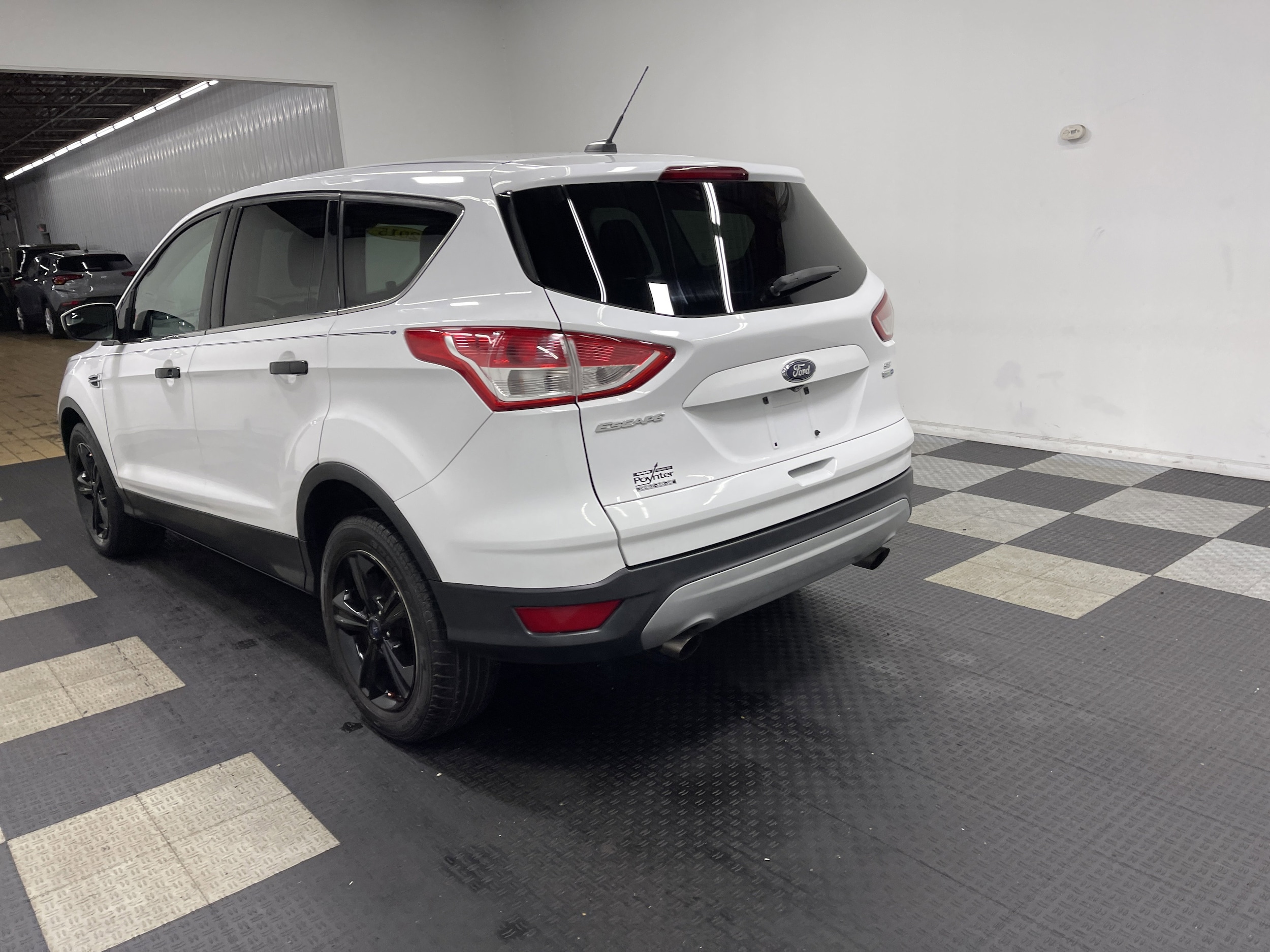 Used 2015 Ford Escape SE with VIN 1FMCU9GX2FUB54604 for sale in Seymour, IN