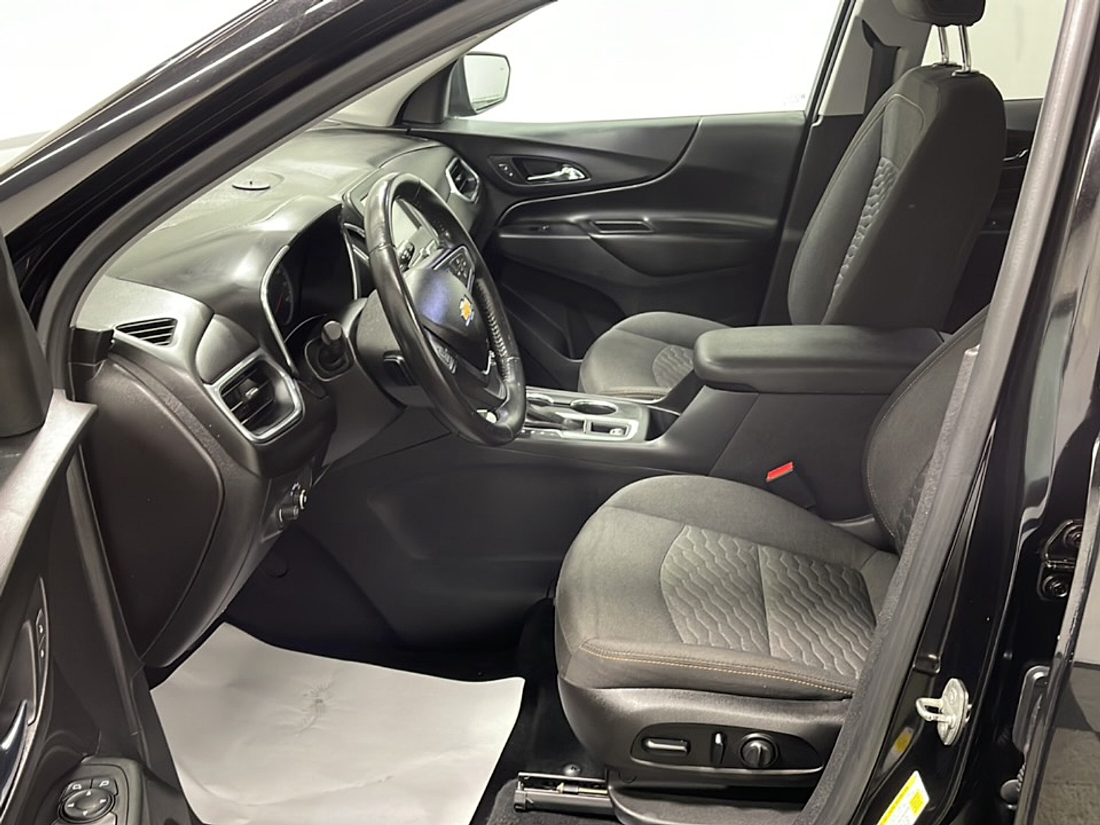 Used 2018 Chevrolet Equinox LT with VIN 2GNAXSEV8J6310333 for sale in Seymour, IN
