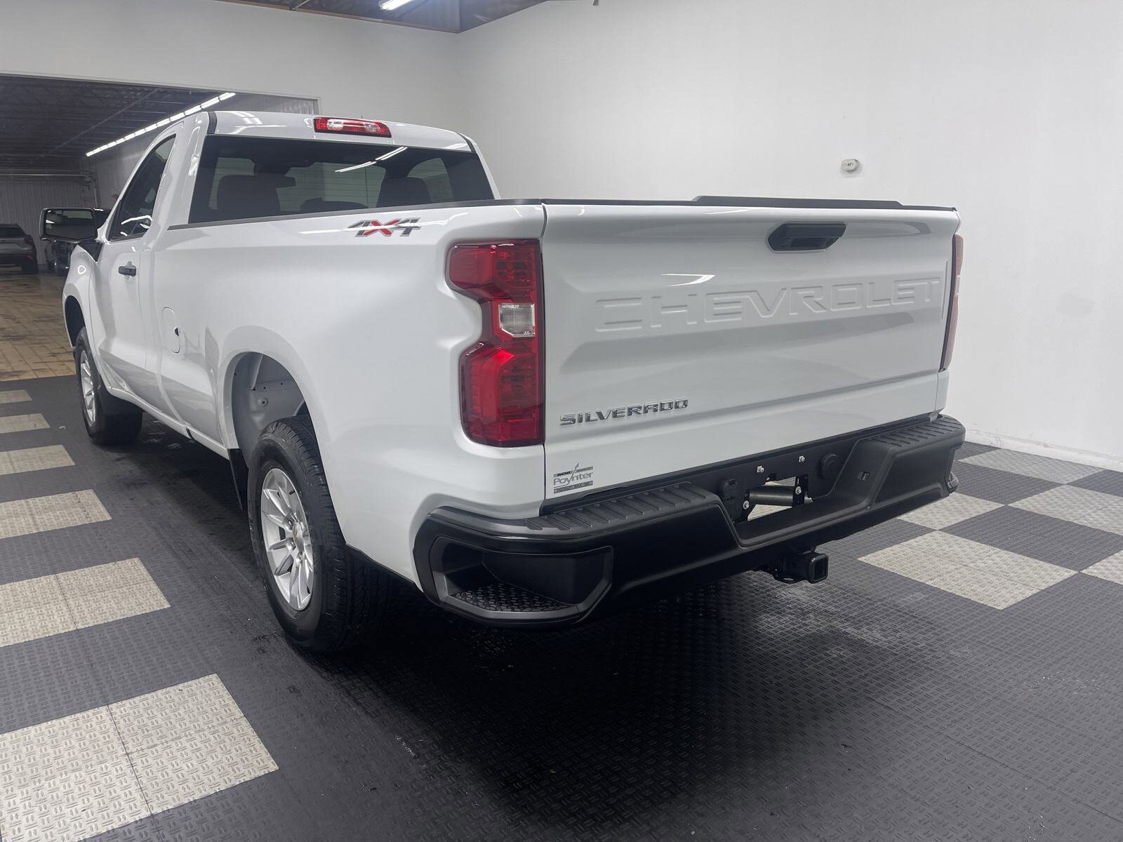 2025 Chevrolet Silverado 1500 photo 2