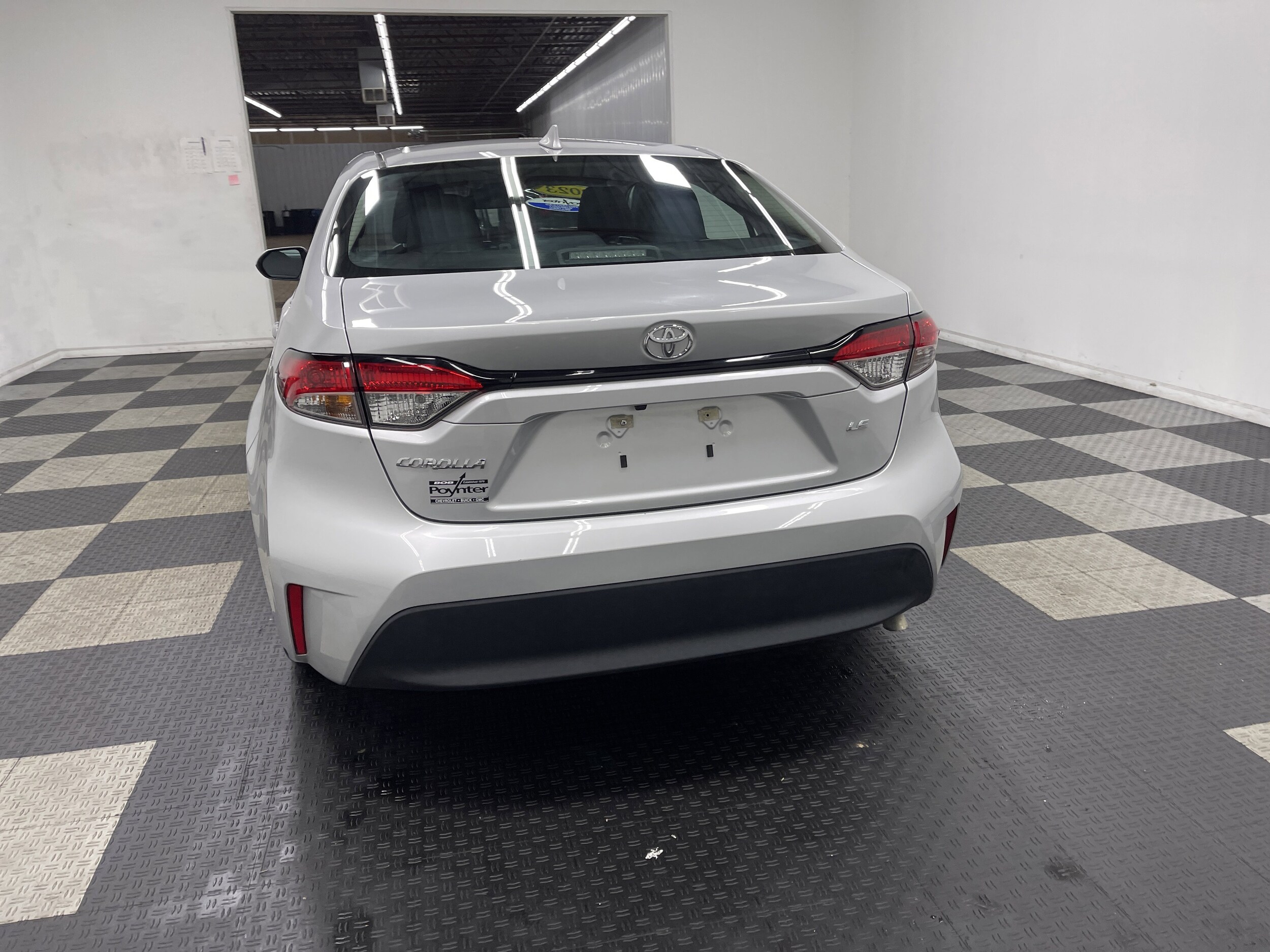 2023 Toyota Corolla LE photo 3
