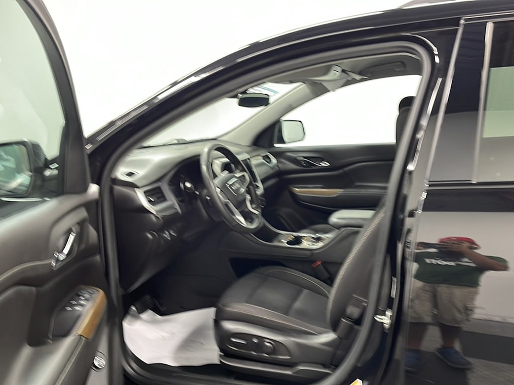 Used 2023 GMC Acadia SLE SUV