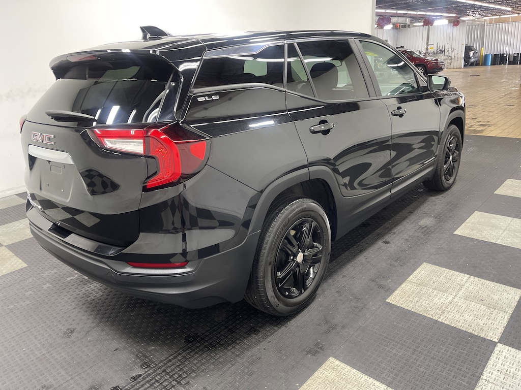 Used 2024 GMC Terrain SLE SUV