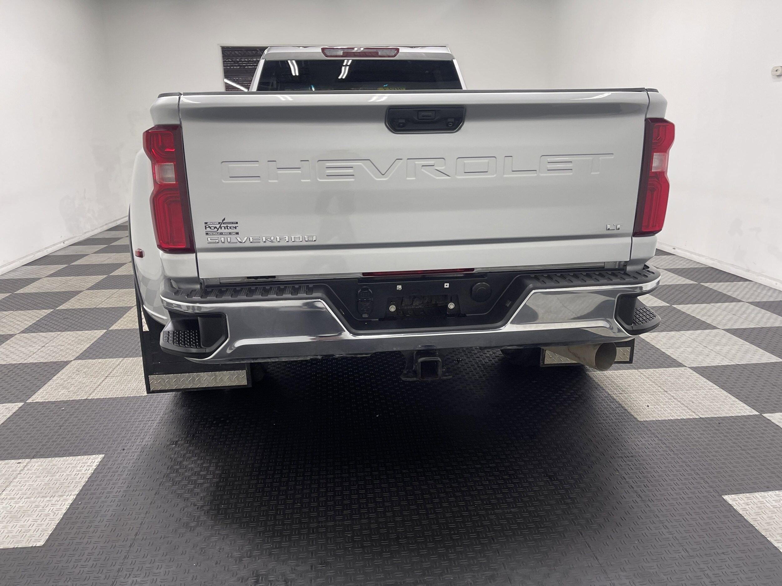 2023 Chevrolet Silverado 3500HD LT photo 2