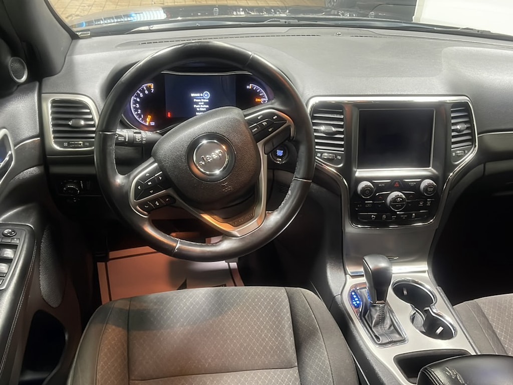 Used 2018 Jeep Grand Cherokee Laredo E SUV