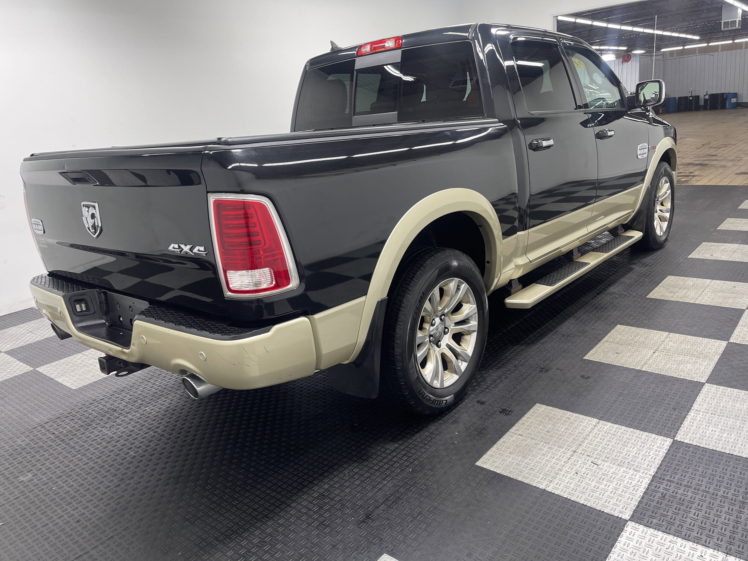 2016 Ram 1500 Longhorn photo 4