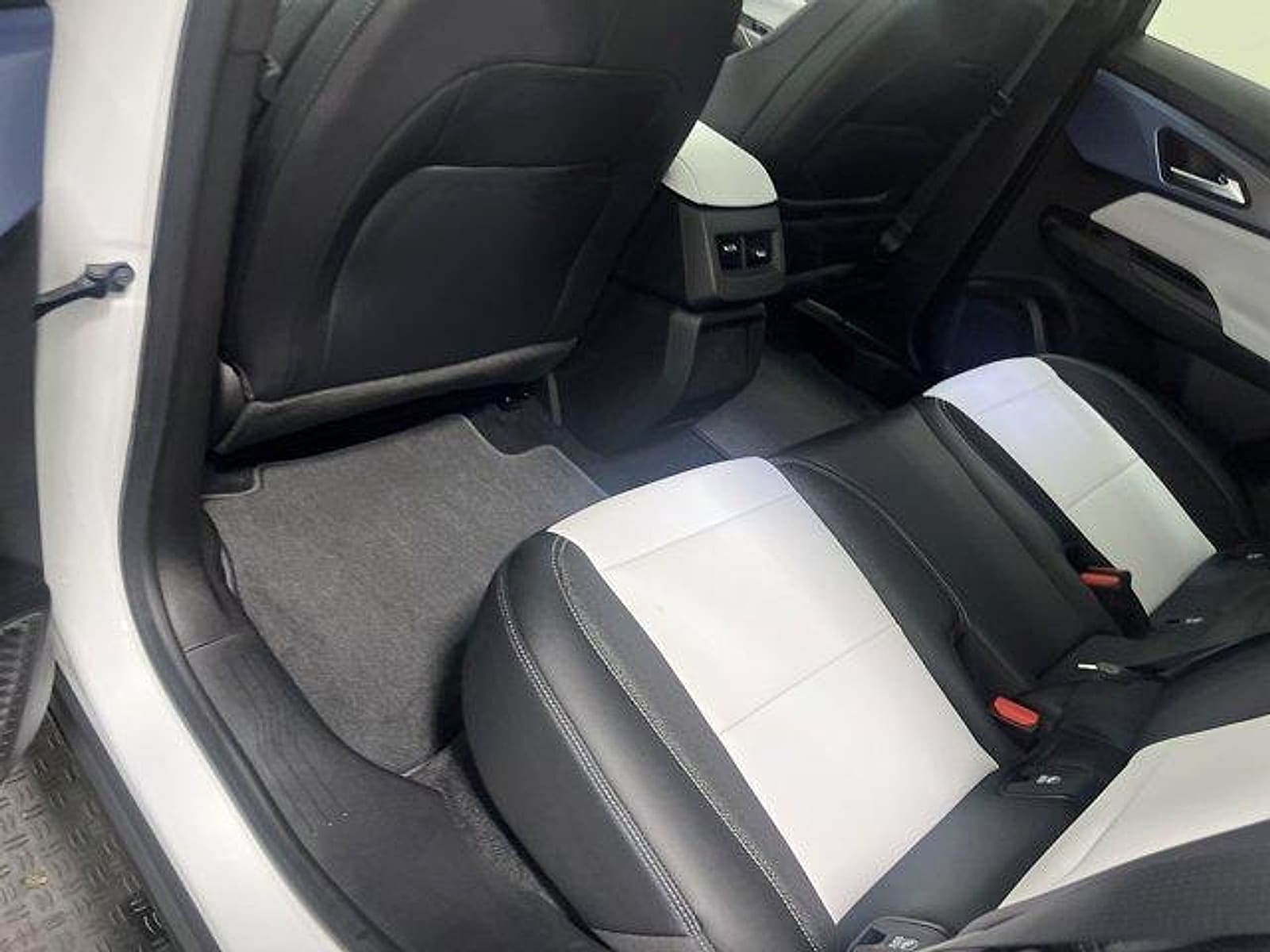 2026 Chevrolet Equinox EV 2LT - Photo 12