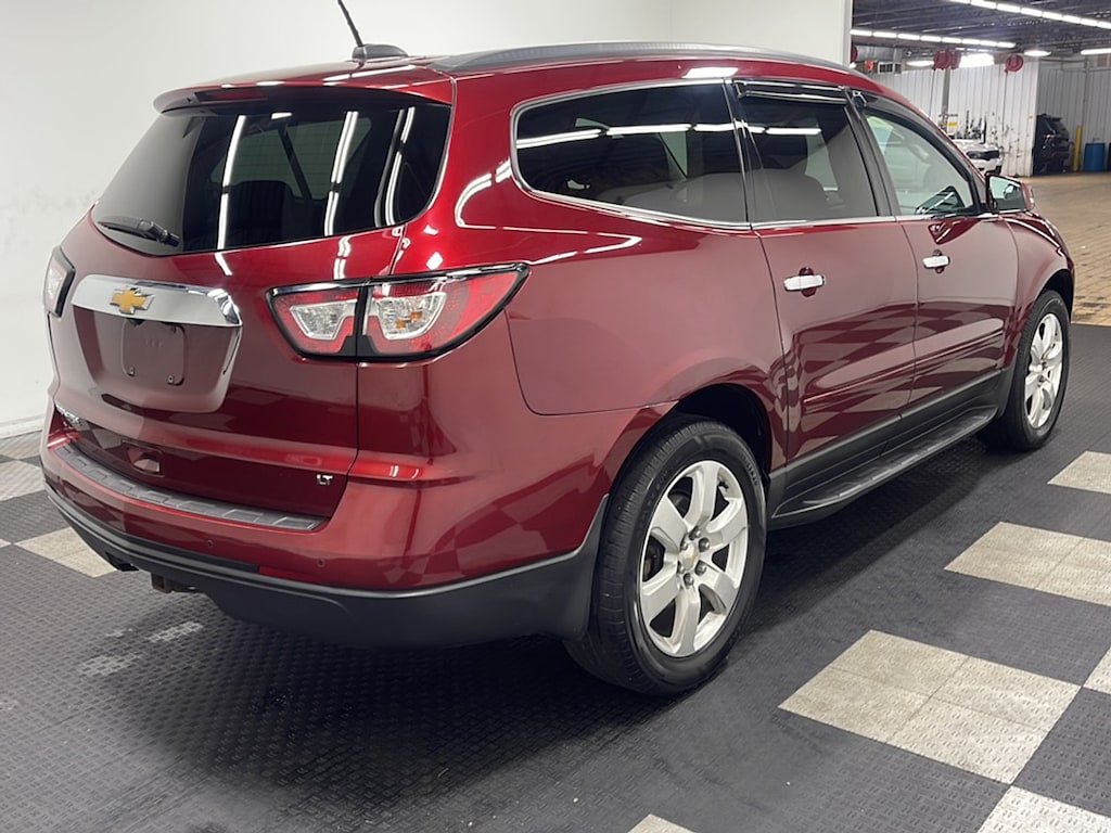 Used 2017 Chevrolet Traverse LT SUV