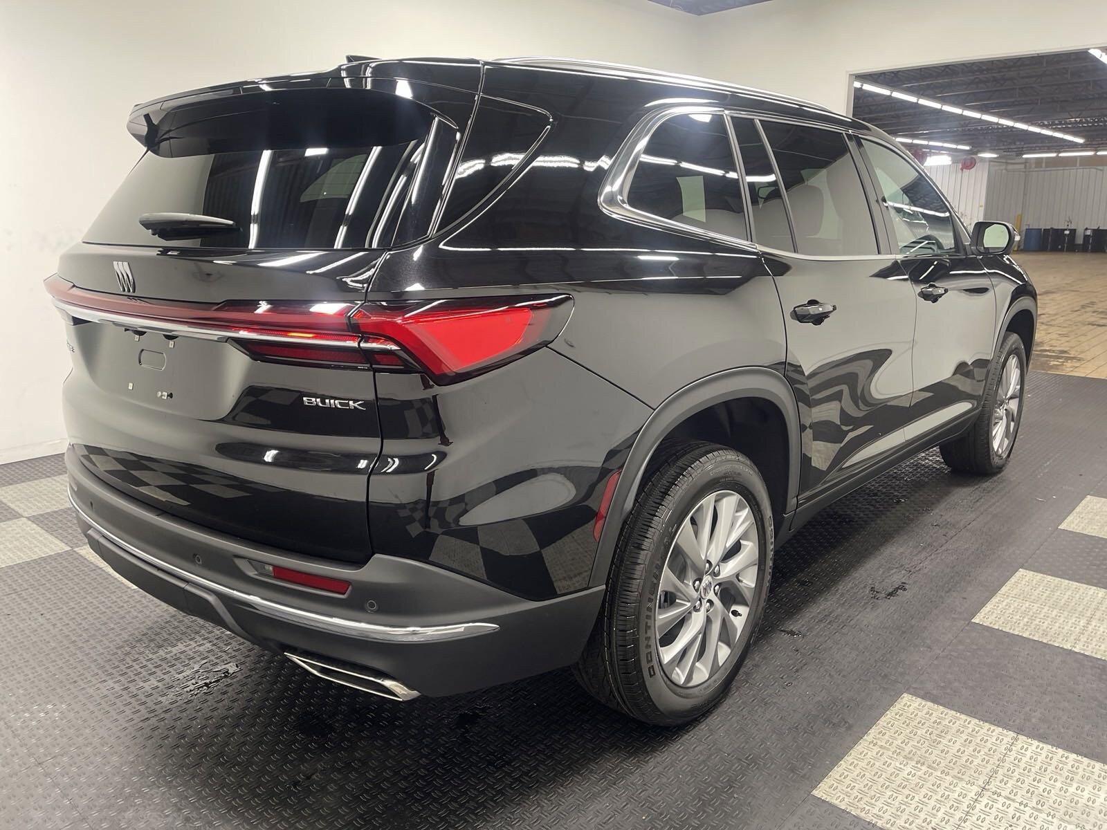 2025 Buick Enclave Preferred photo 4