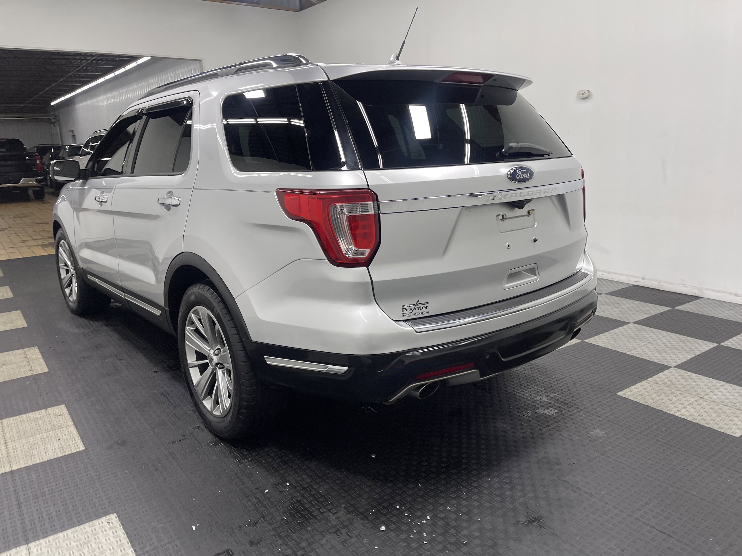 Used 2018 Ford Explorer Limited with VIN 1FM5K7F85JGA15328 for sale in Seymour, IN