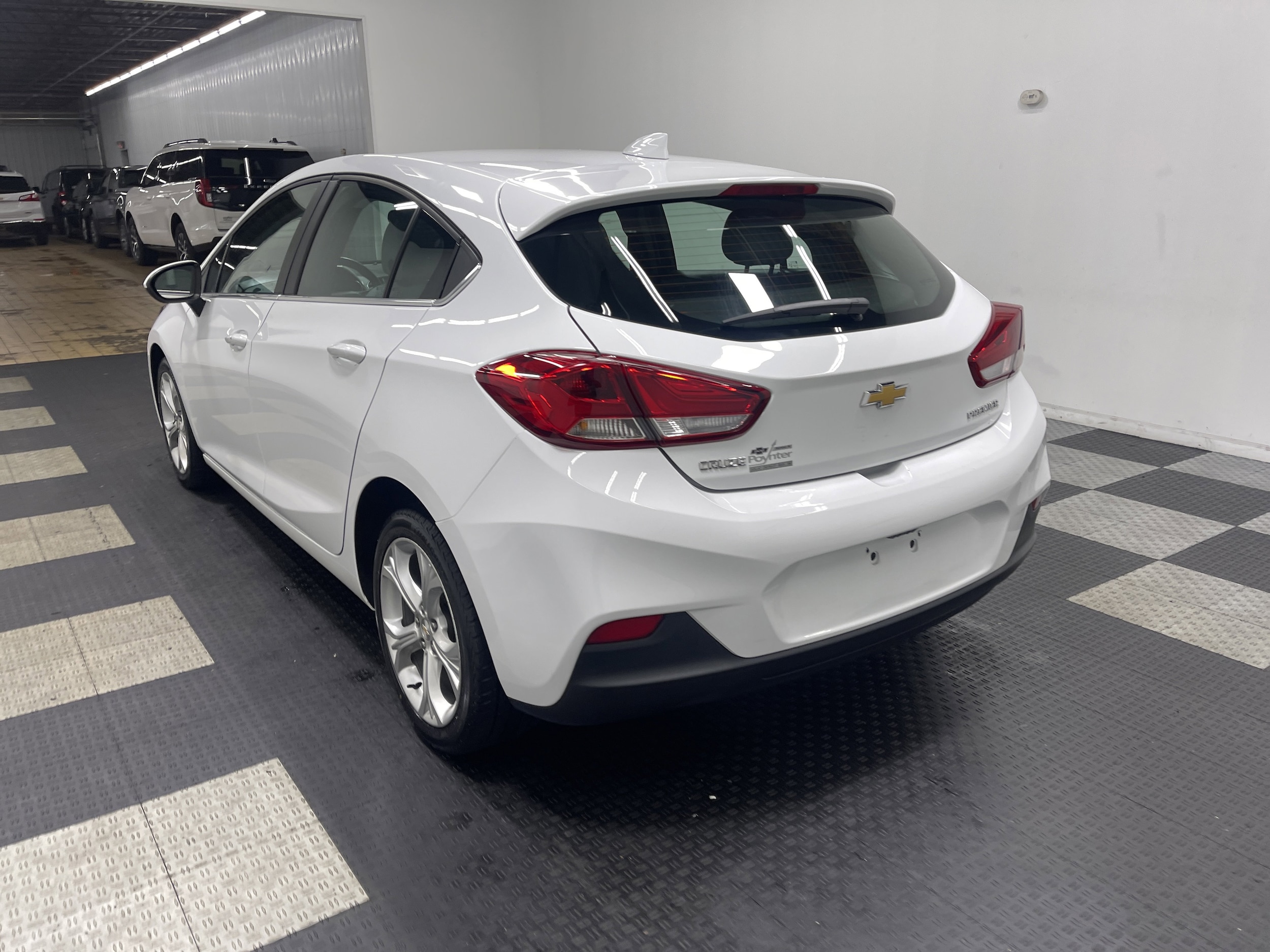 Used 2019 Chevrolet Cruze Premier with VIN 3G1BF6SMXKS578900 for sale in Seymour, IN