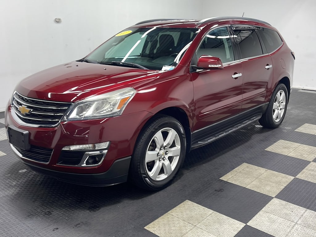 Used 2017 Chevrolet Traverse LT SUV