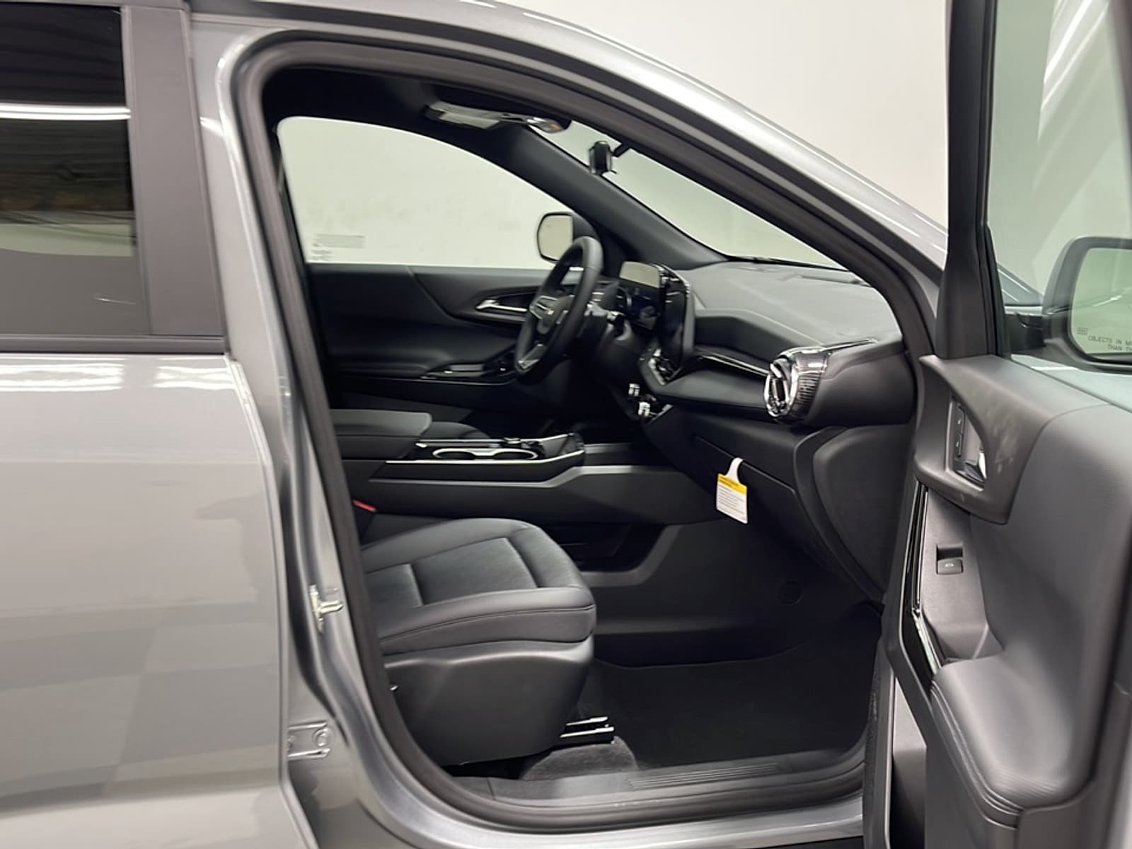 2027 Chevrolet Equinox LT - Photo 22