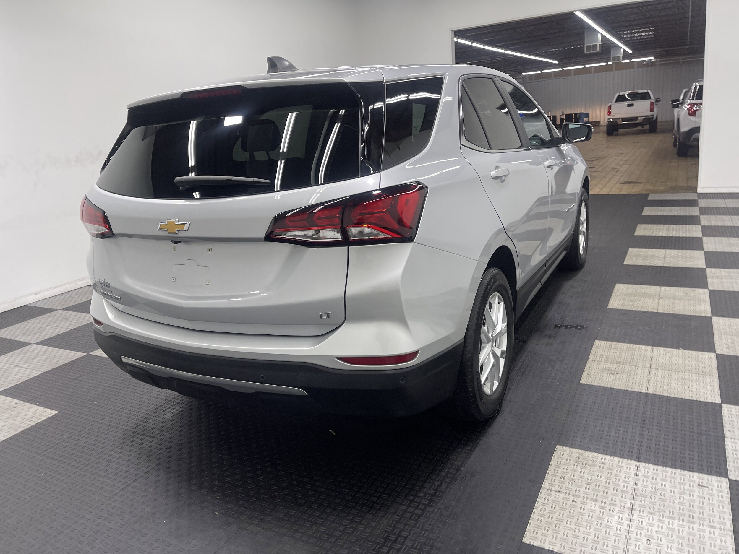 2022 Chevrolet Equinox LT photo 3