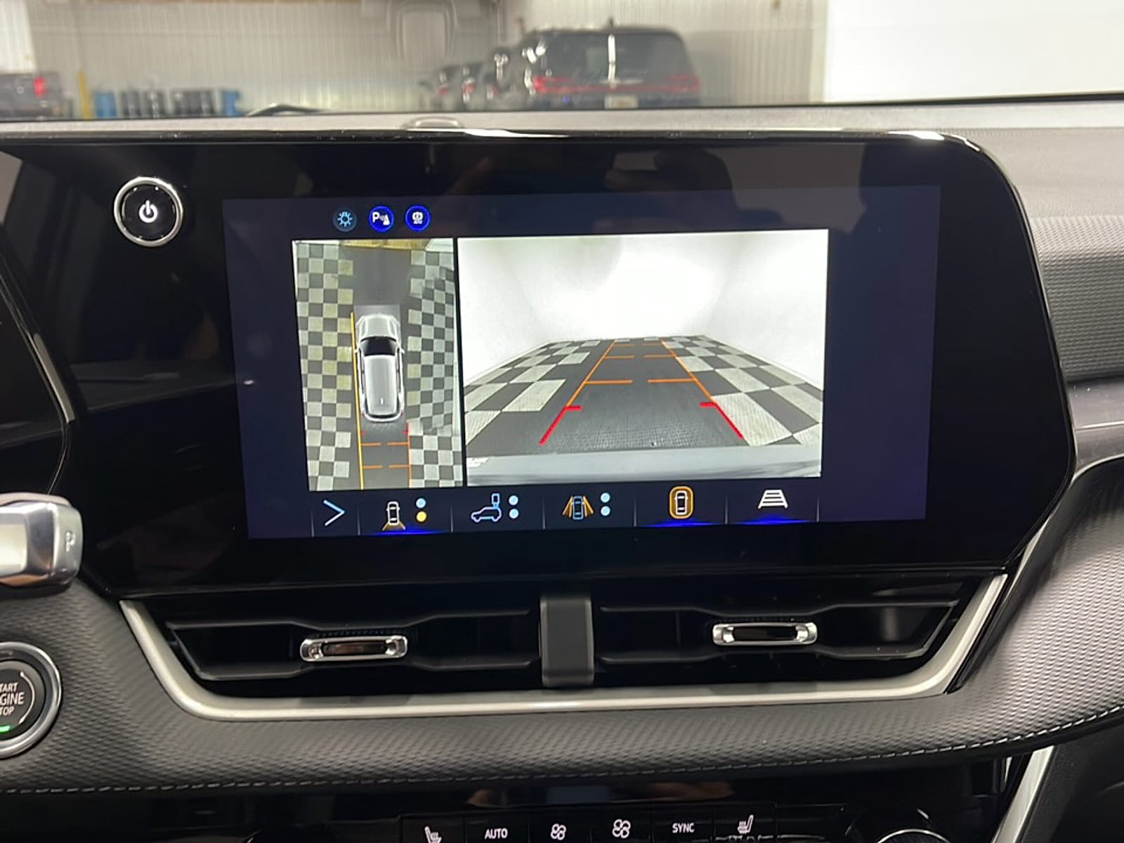 2027 Chevrolet Equinox LT - Photo 10