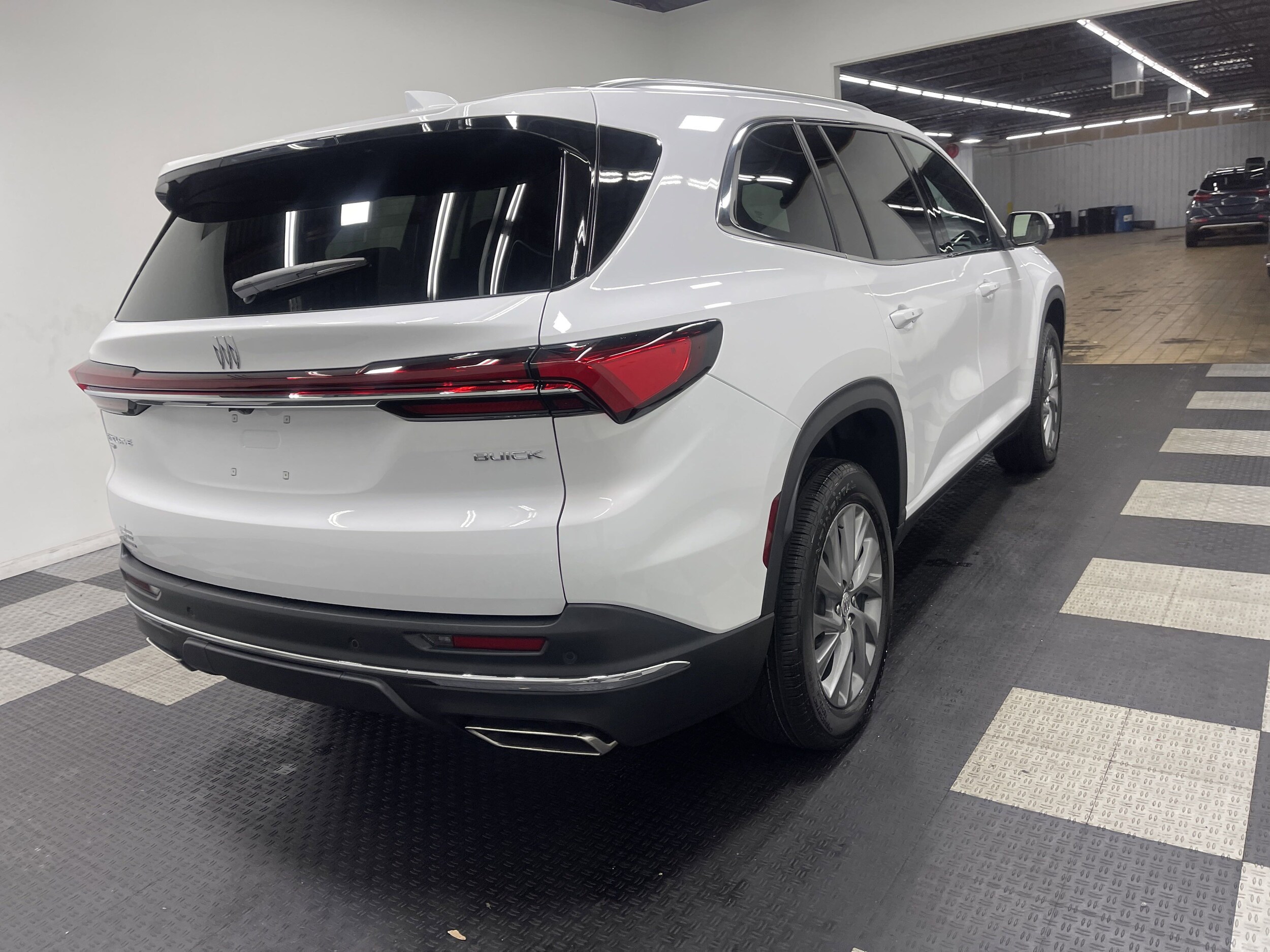 2025 Buick Enclave Preferred photo 3