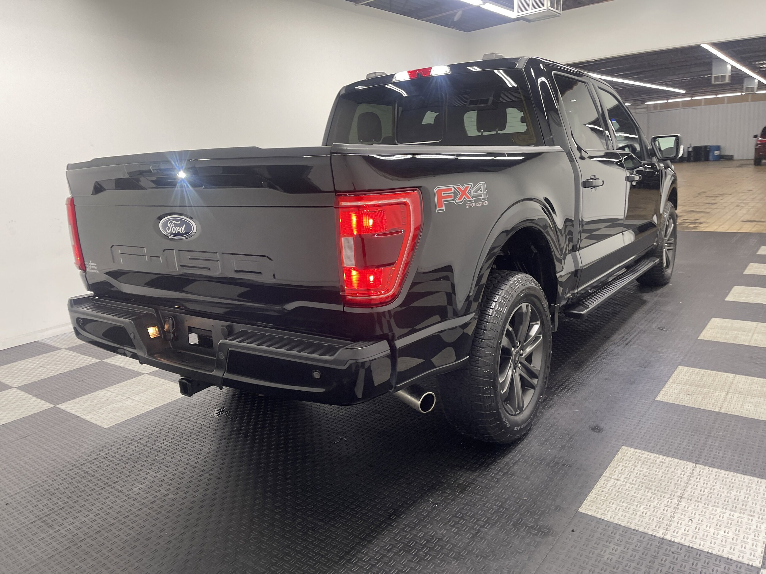 2022 Ford F-150 XL photo 4