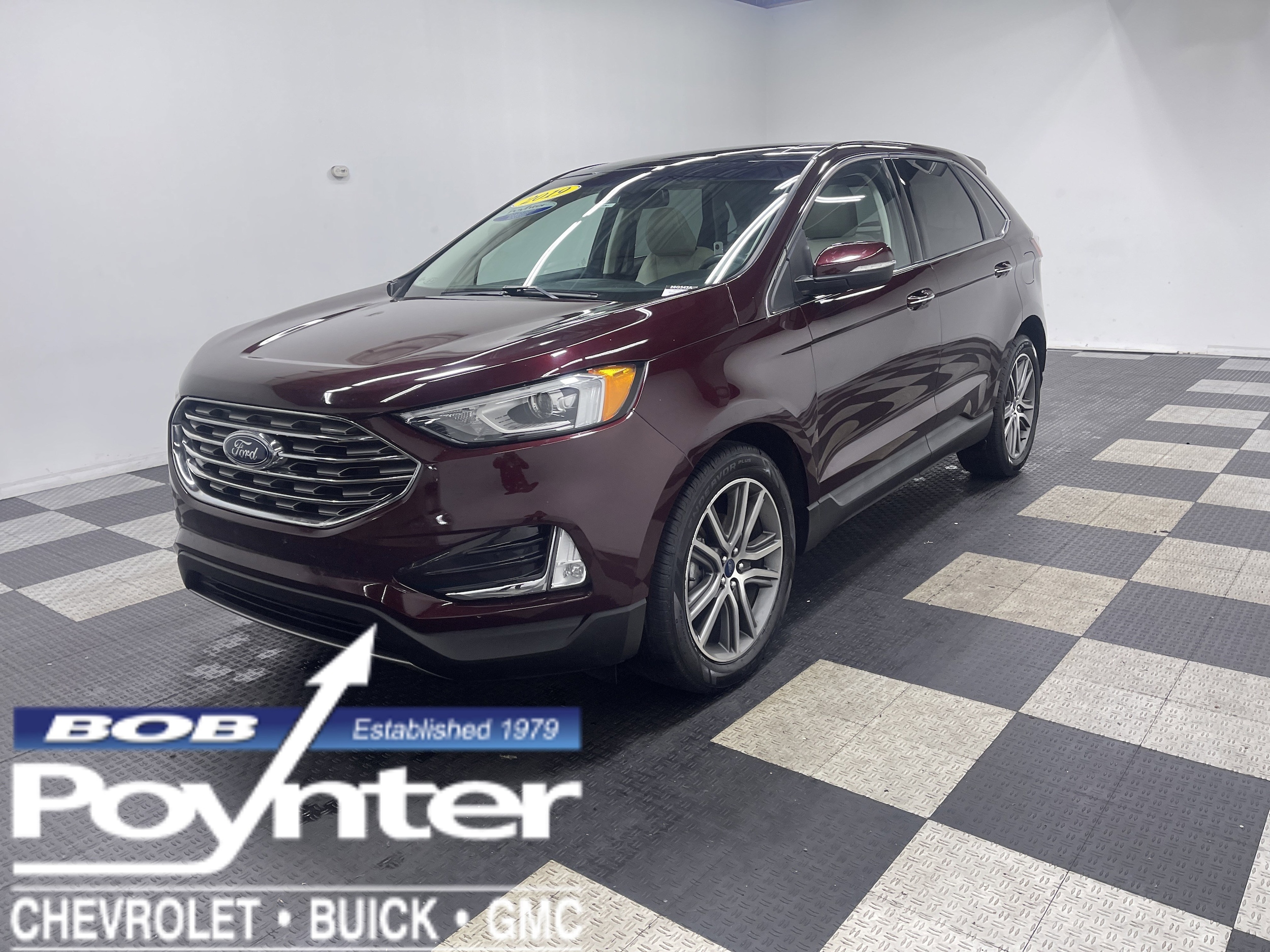 2019 Ford Edge Titanium's photo