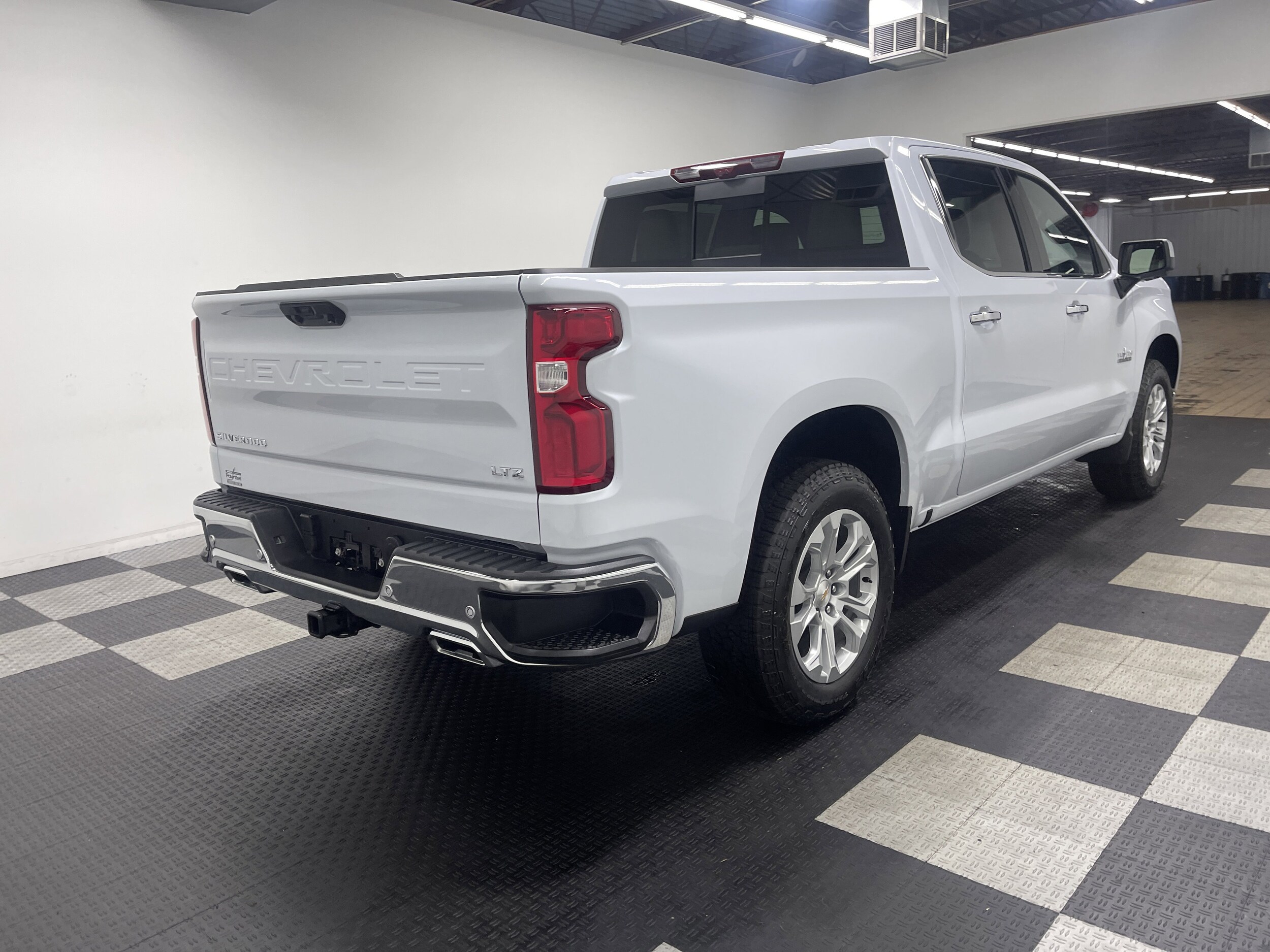 2026 Chevrolet Silverado 1500 LTZ photo 4