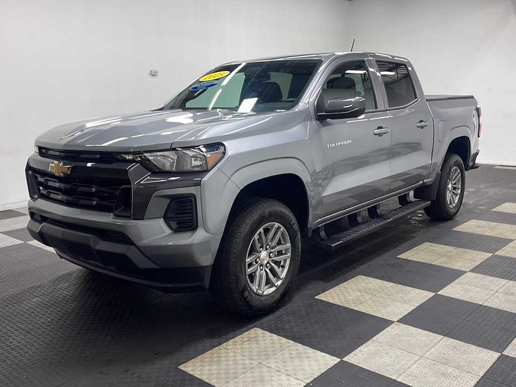 Used 2025 Chevrolet Colorado WT/LT Truck Crew Cab