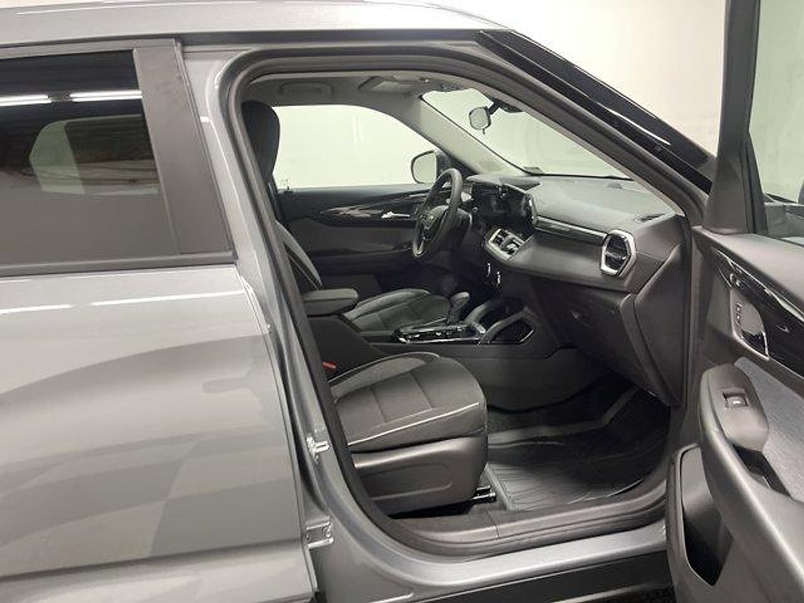 2026 Chevrolet Trailblazer LS - Photo 19