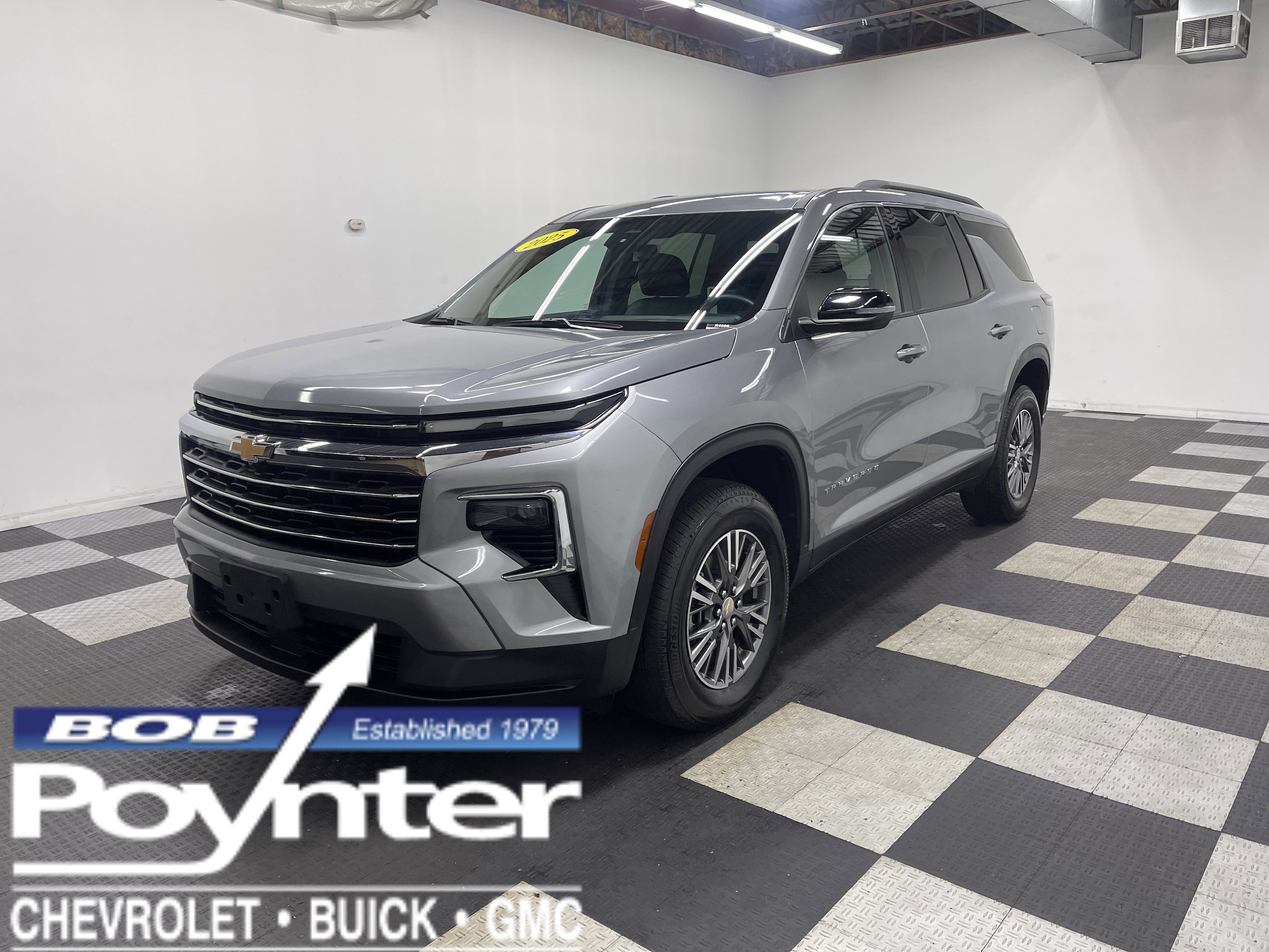 2025 Chevrolet Traverse LT's photo